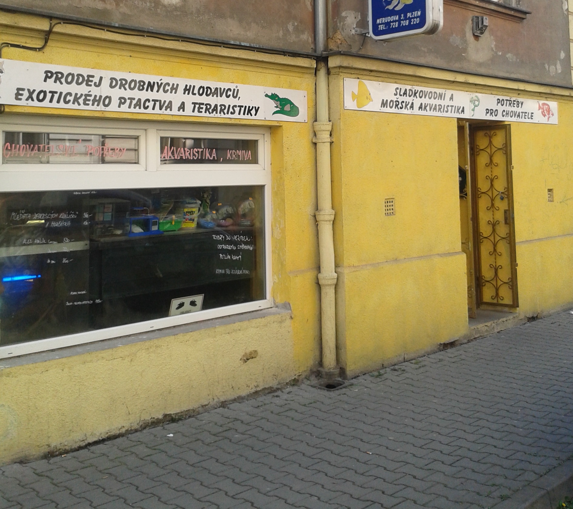 AQUAZOOHANDL, s.r.o.