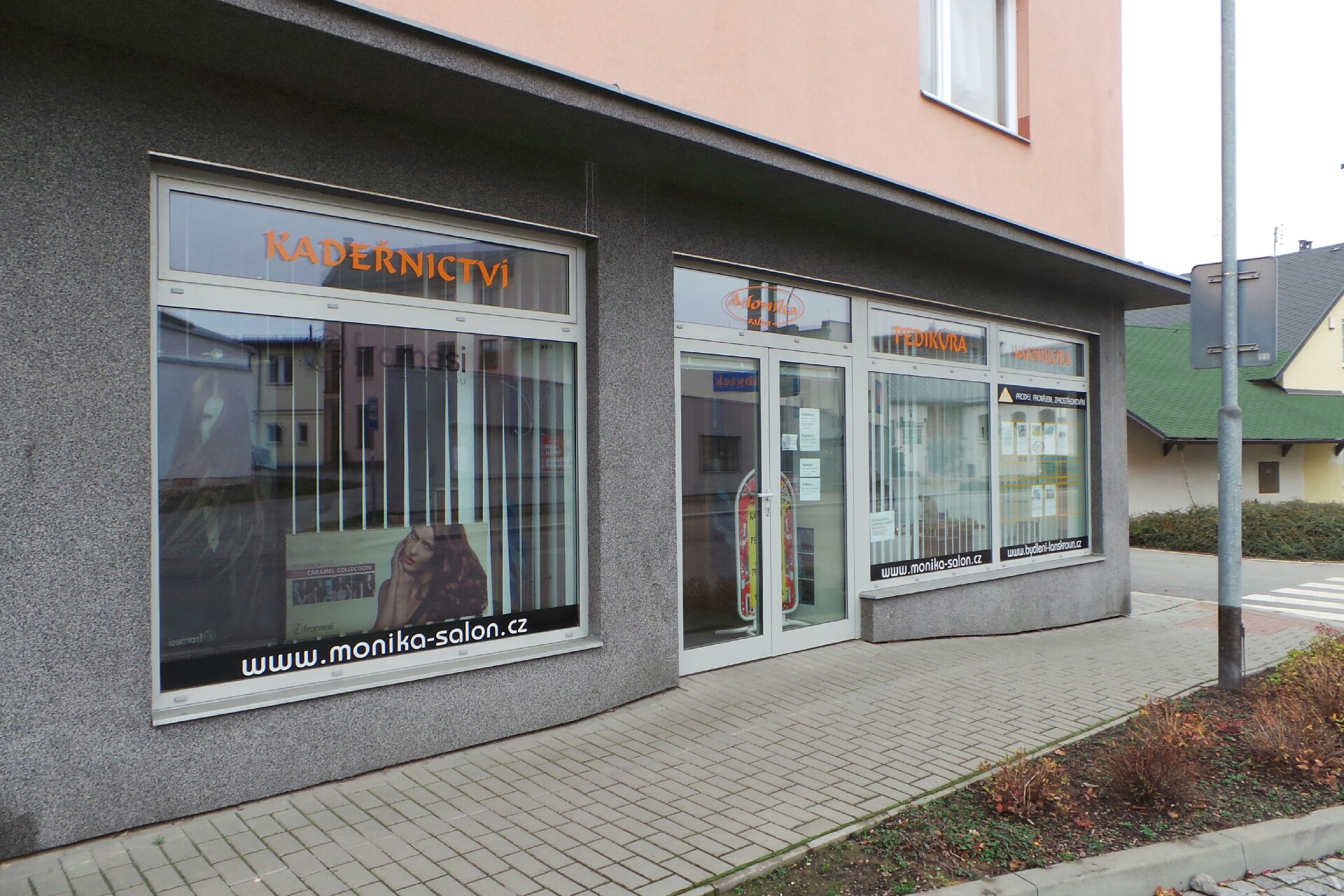 Salón Monika foto 1