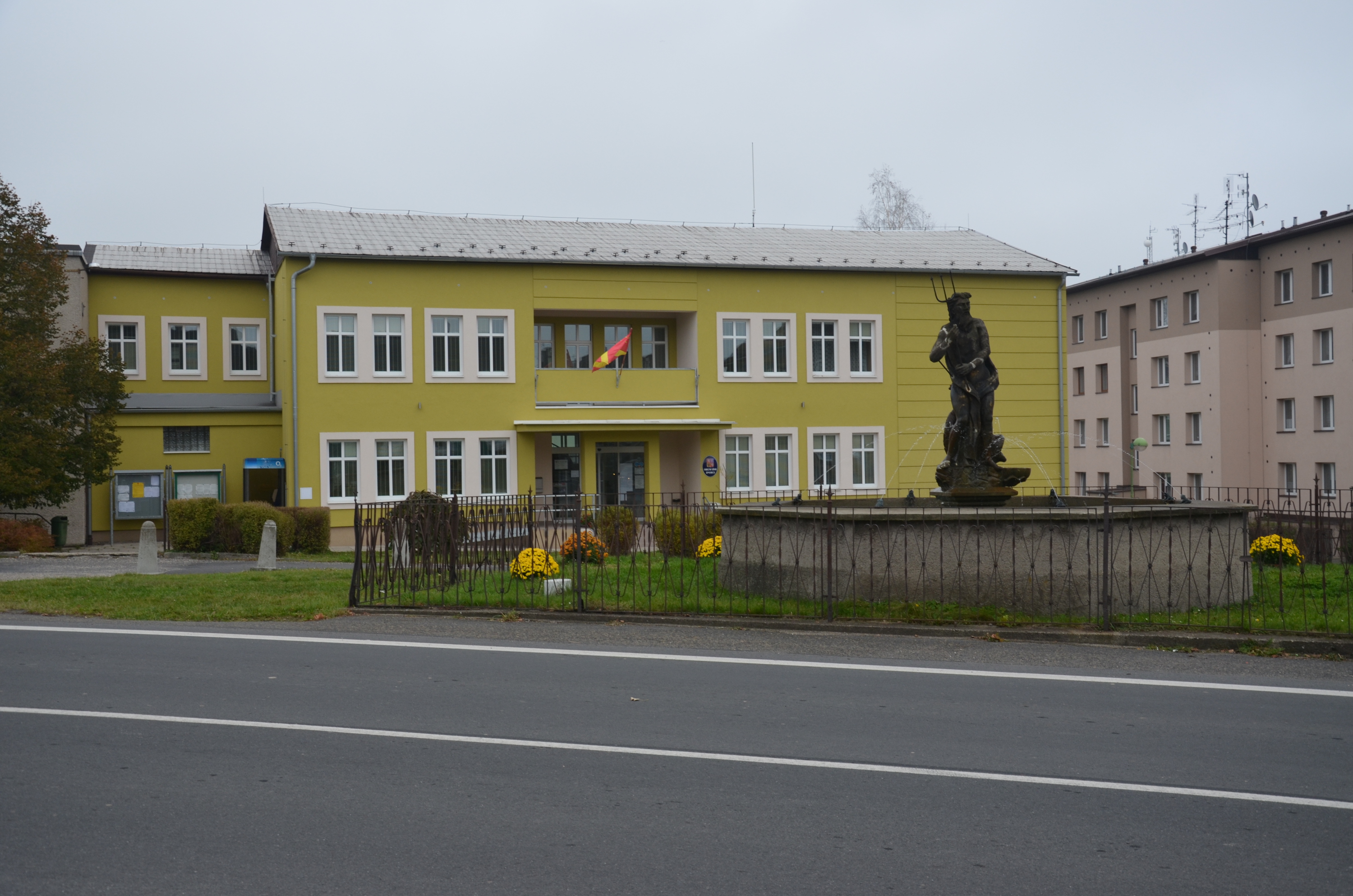 Dvorce - obecní úřad