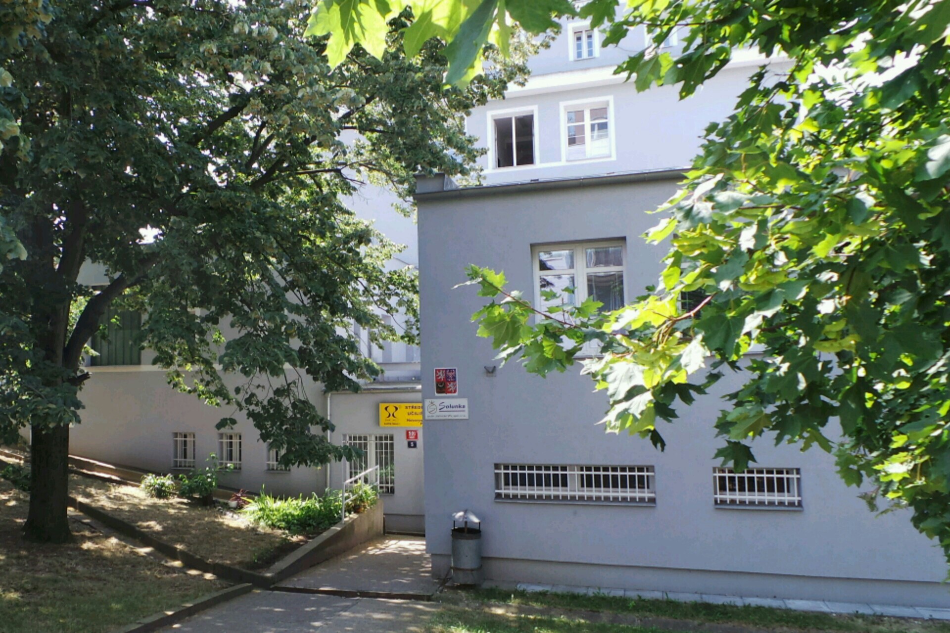 Střední odborné učiliště služeb, Praha 9, Novovysočanská foto 2