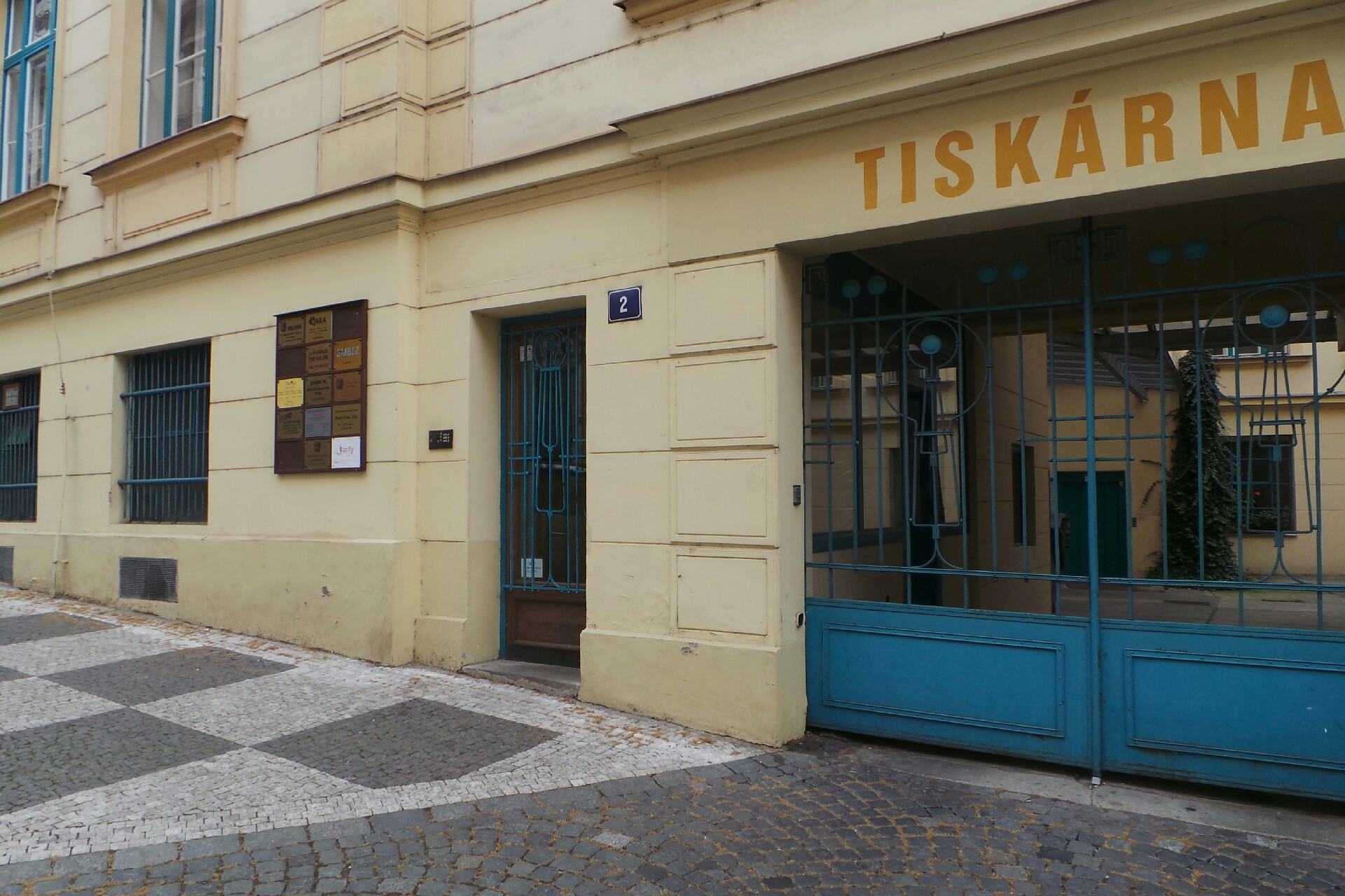 UNIREAL Praha, s.r.o.