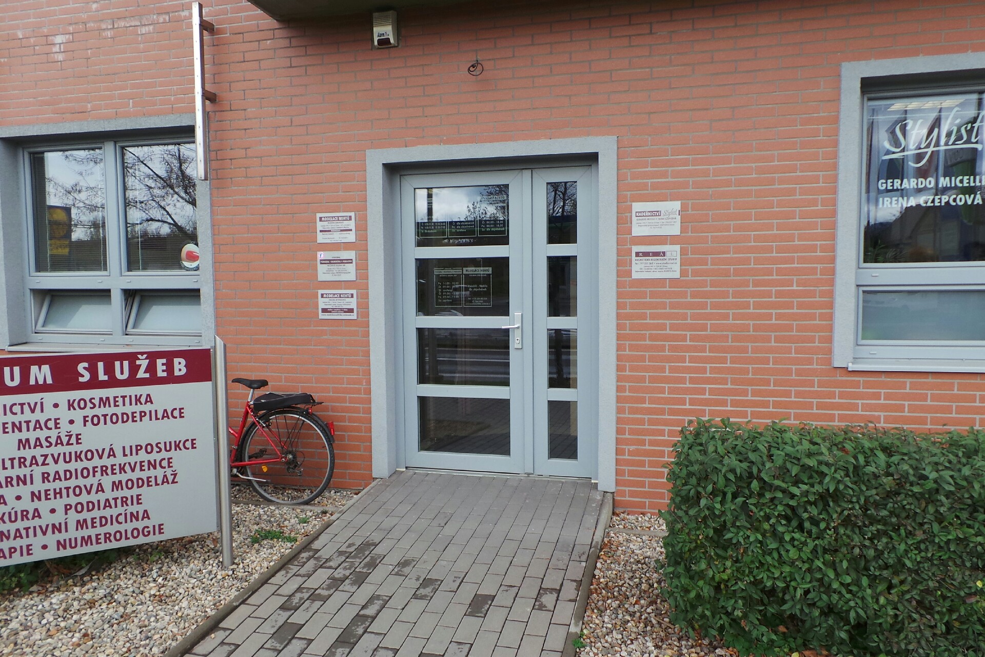 Manikúra, pedikúra a podiatrie - Halina Mičková