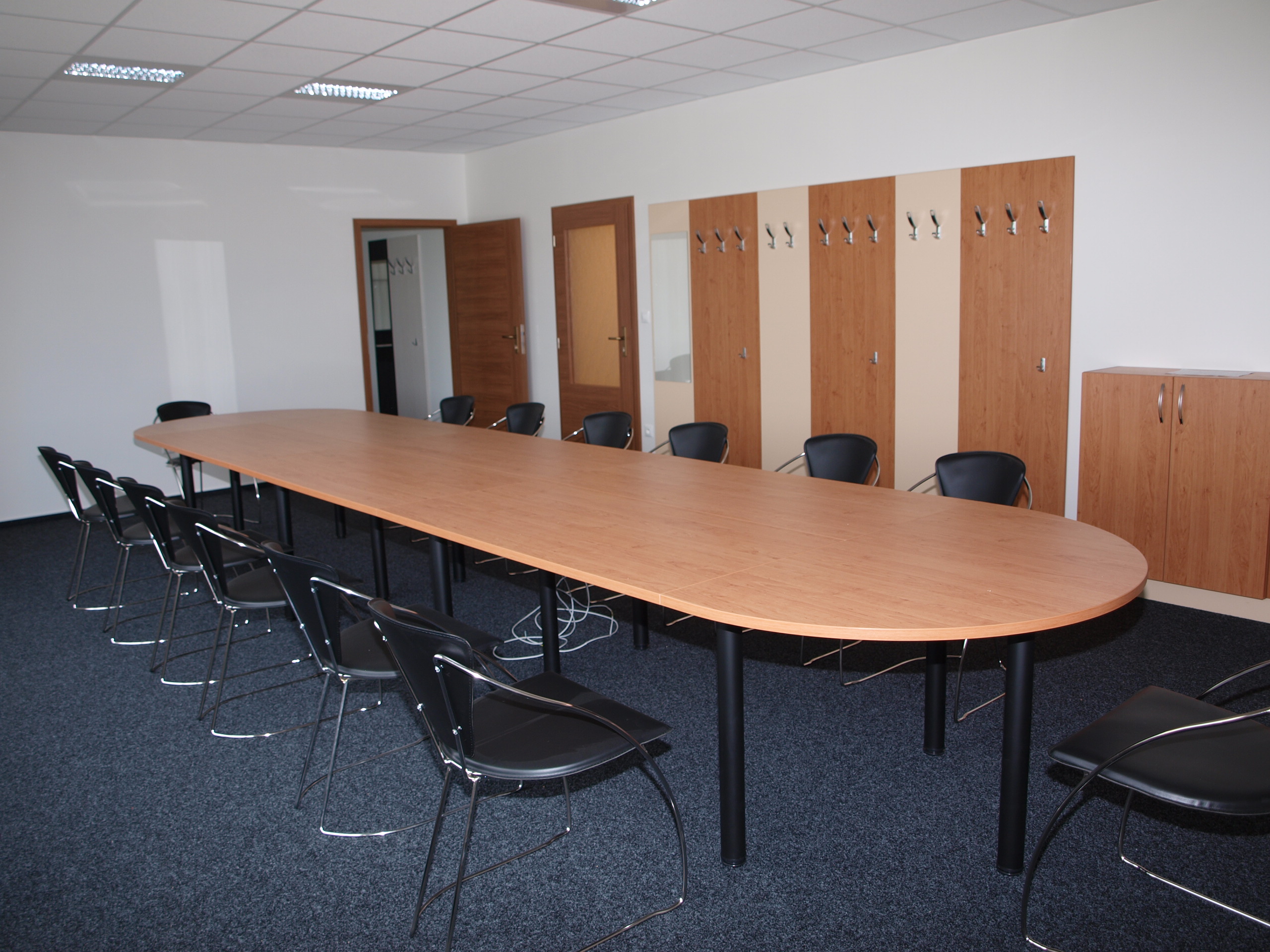 Komplet nábytek - František Konšel foto 2