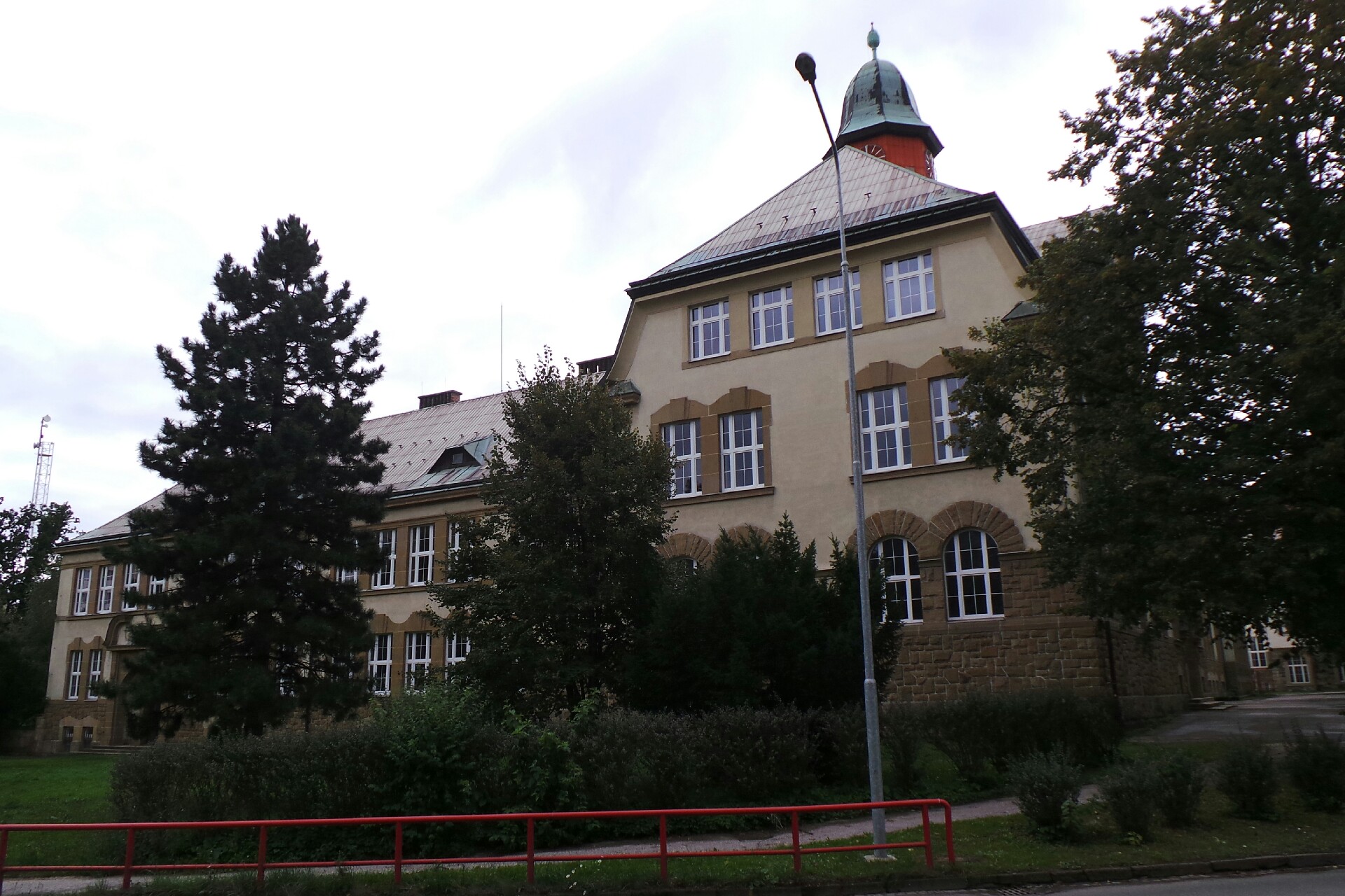Krkonošské gymnázium a Střední odborná škola