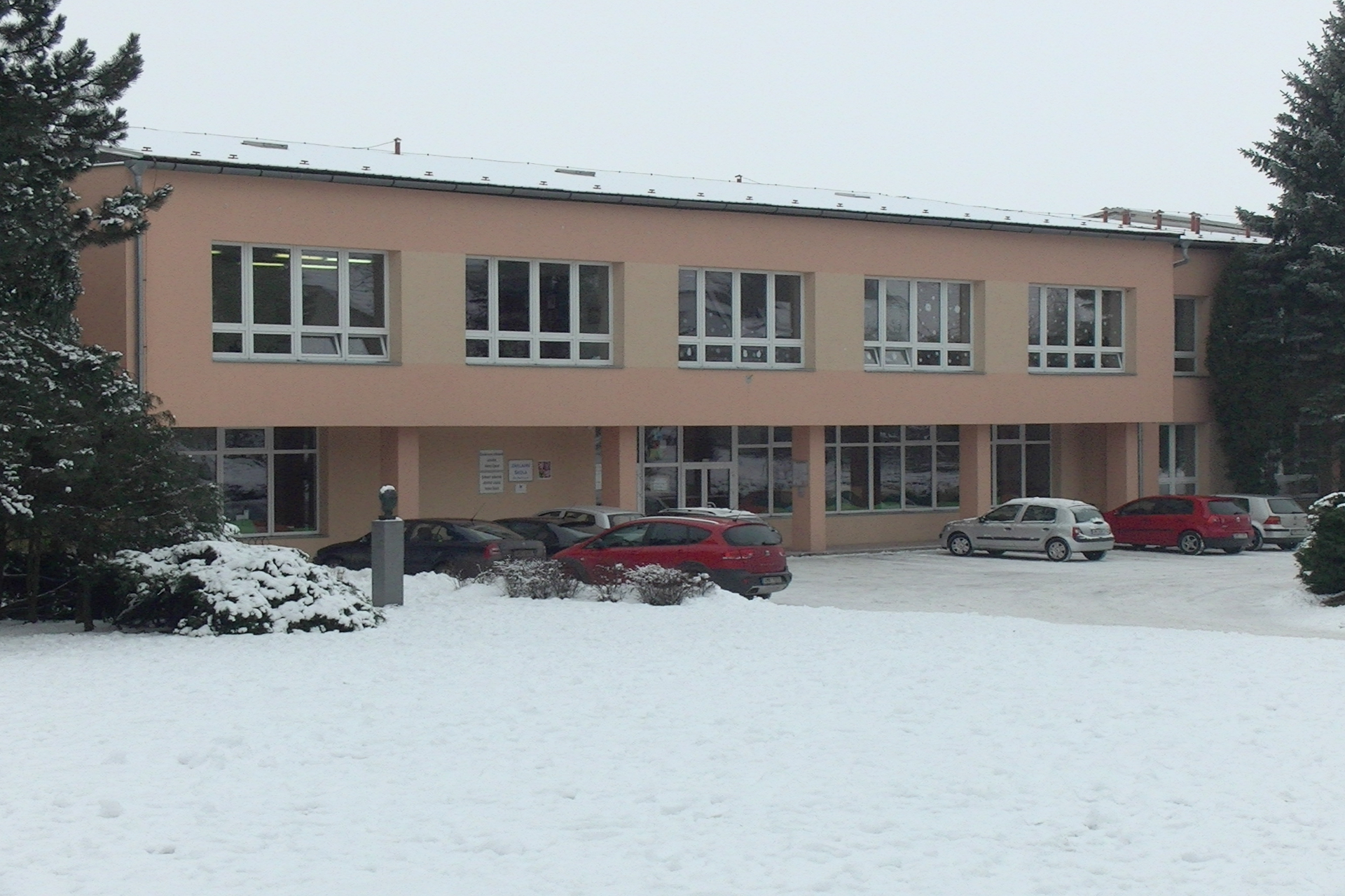 Střední odborná škola a Střední odborné učiliště služeb Velký Újezd, s.r.o.