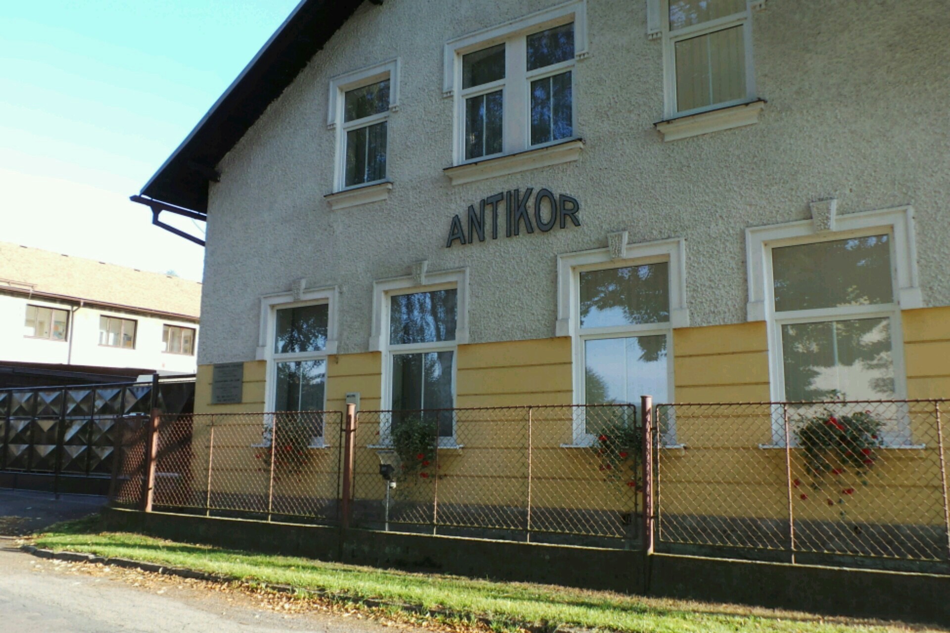 Zdeněk Maixner - ANTIKOR s.r.o.