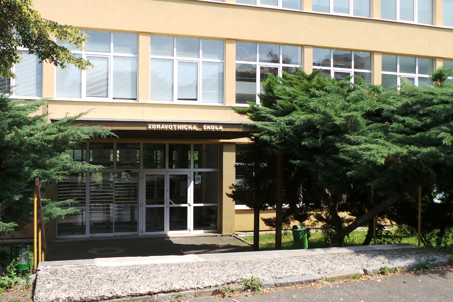 Vyšší odborná škola ekonomická, sociální a zdravotnická, Obchodní akademie, Střední pedagogická škola a Střední zdravotnická škola, Most