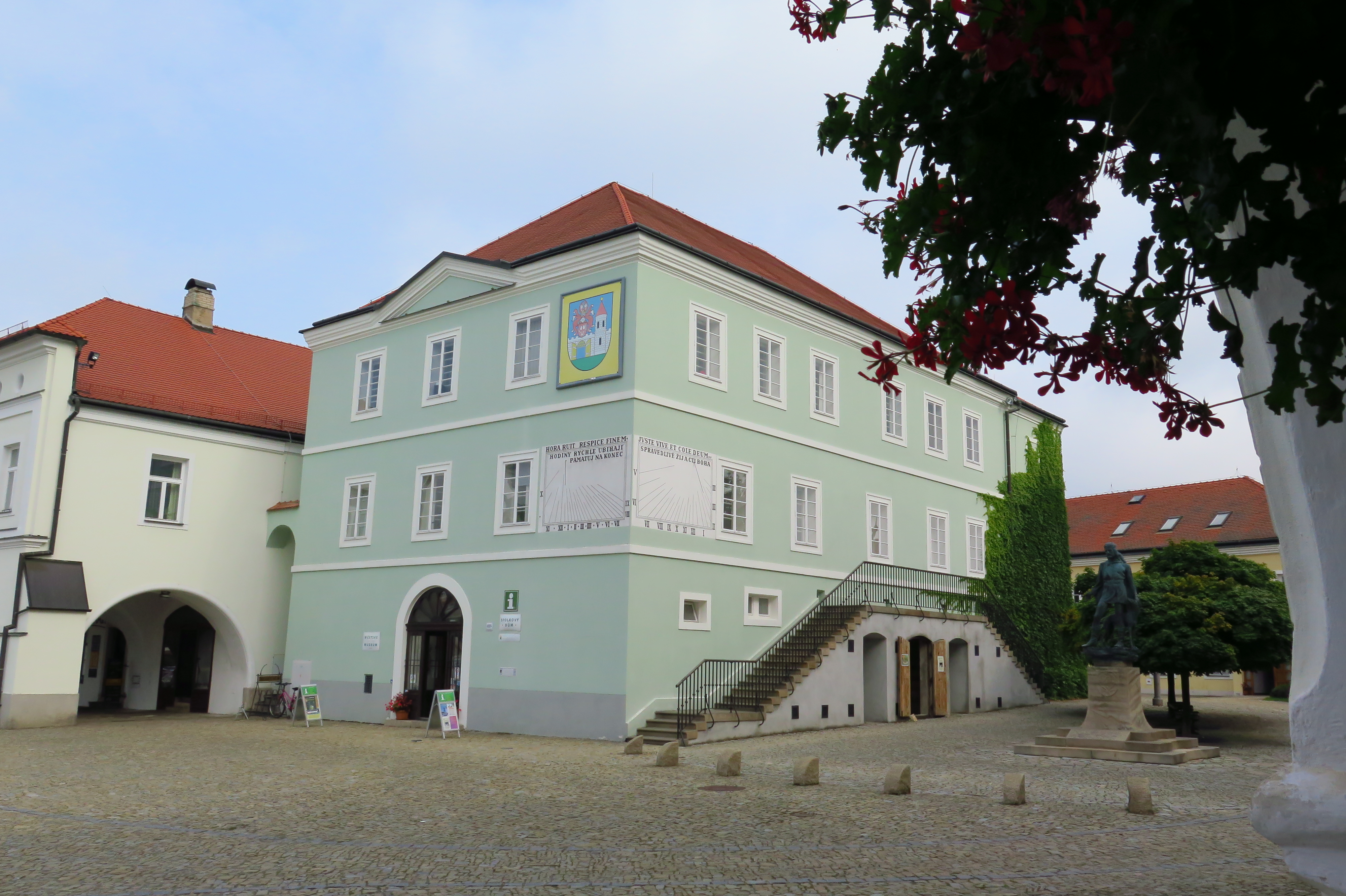 ZUŠ Bedřicha Smetany Nové Město nad Metují, Husovo náměstí č. 1225