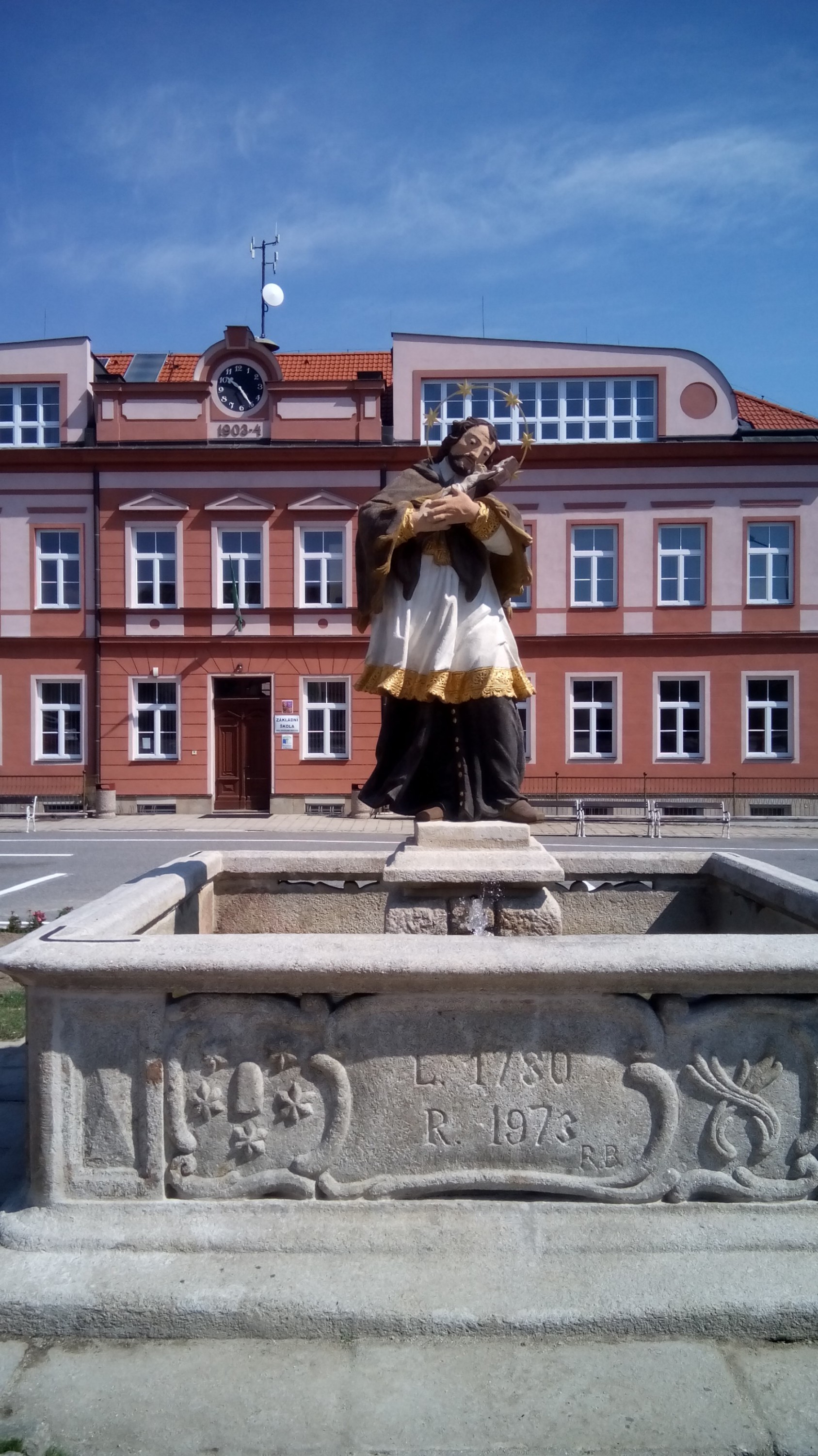 Základní škola Sira Nicholase Wintona Kunžak foto 3