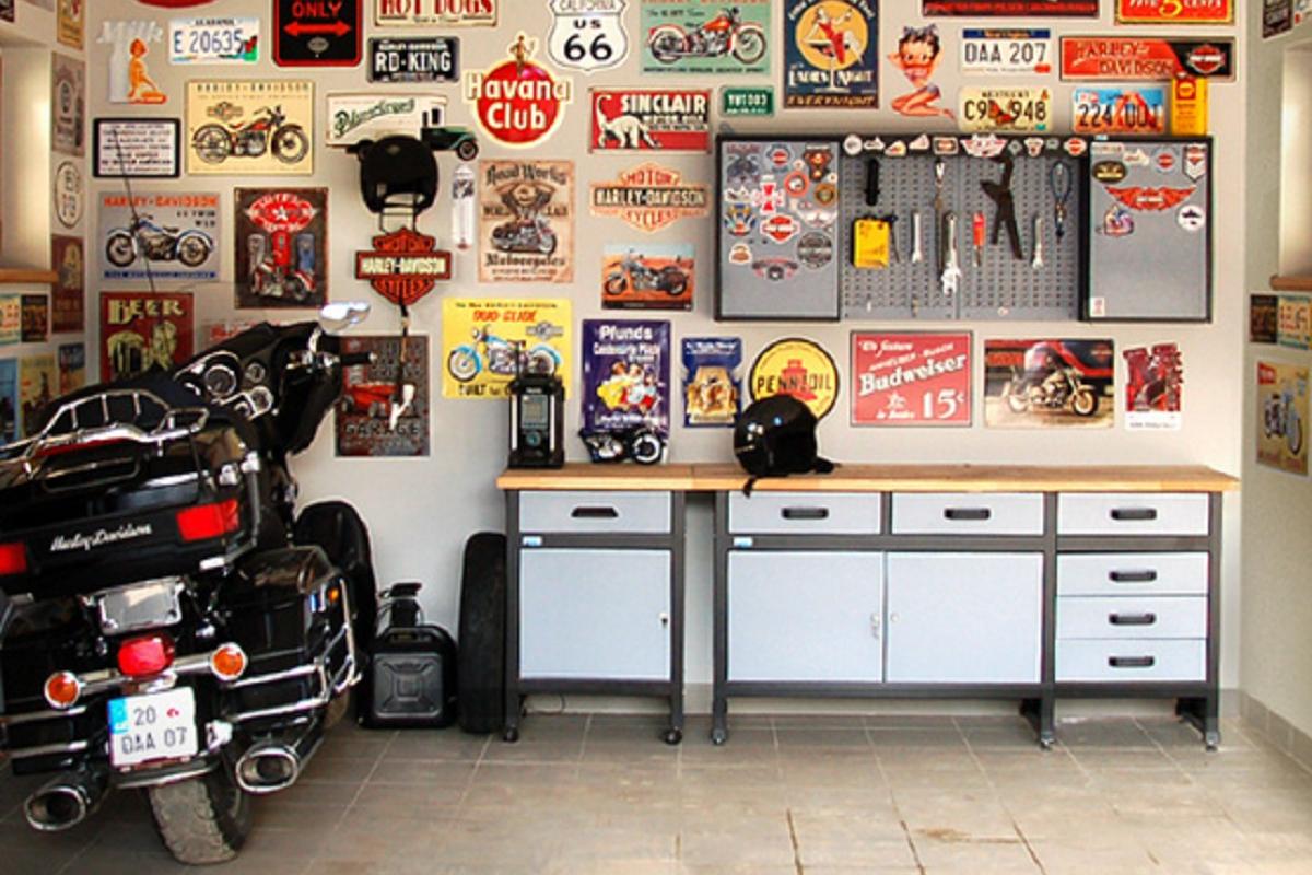 Retro Garage