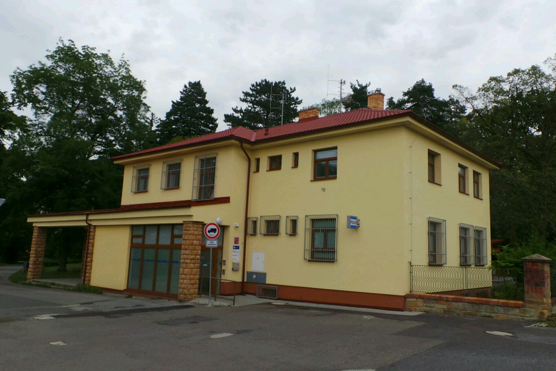 Policie ČR - Obvodní oddělení Kostelec nad Černými lesy