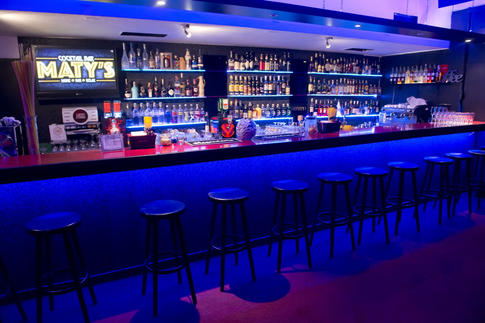 INFINITY MUSIC BAR foto 4