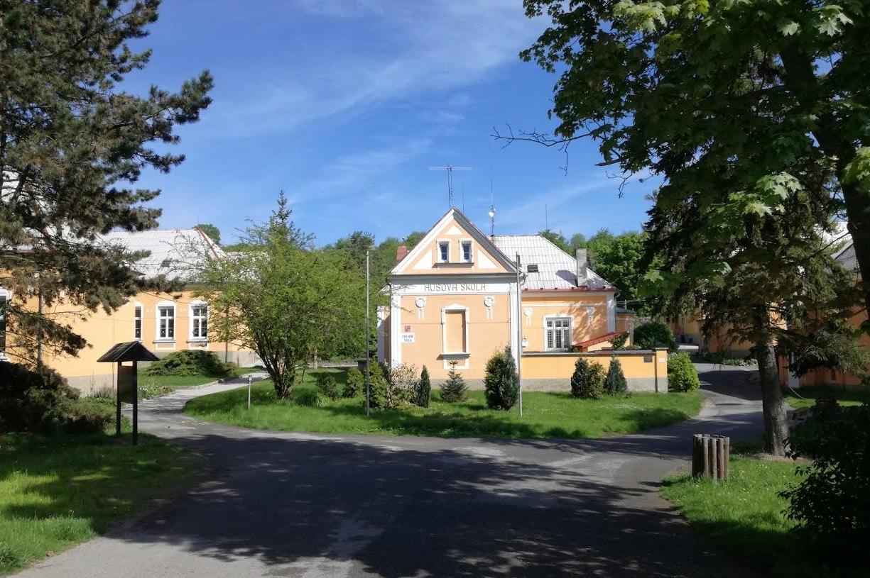 Základní škola a Mateřská škola Kladno, Jiráskova 457