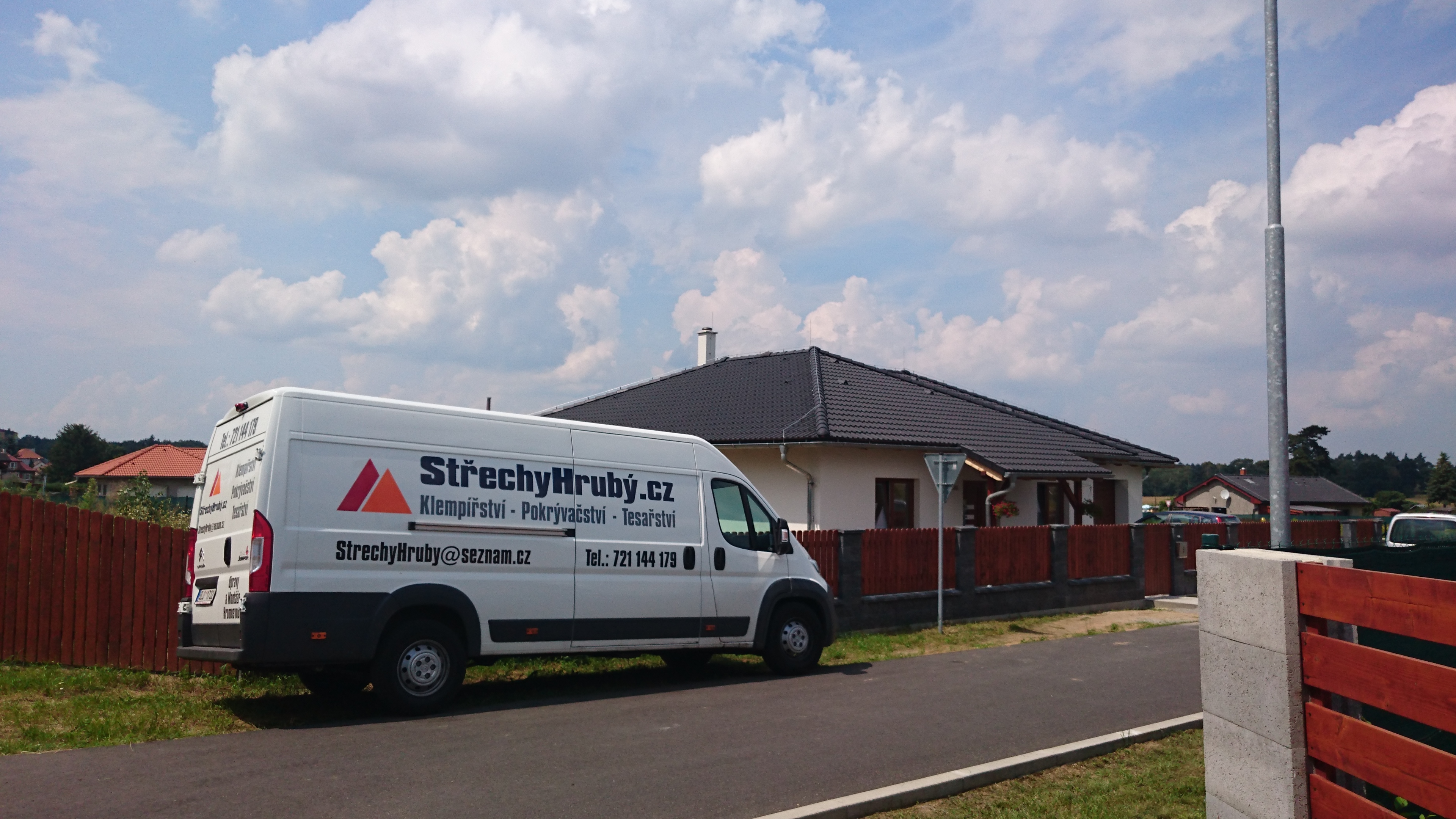 StřechyHrubý