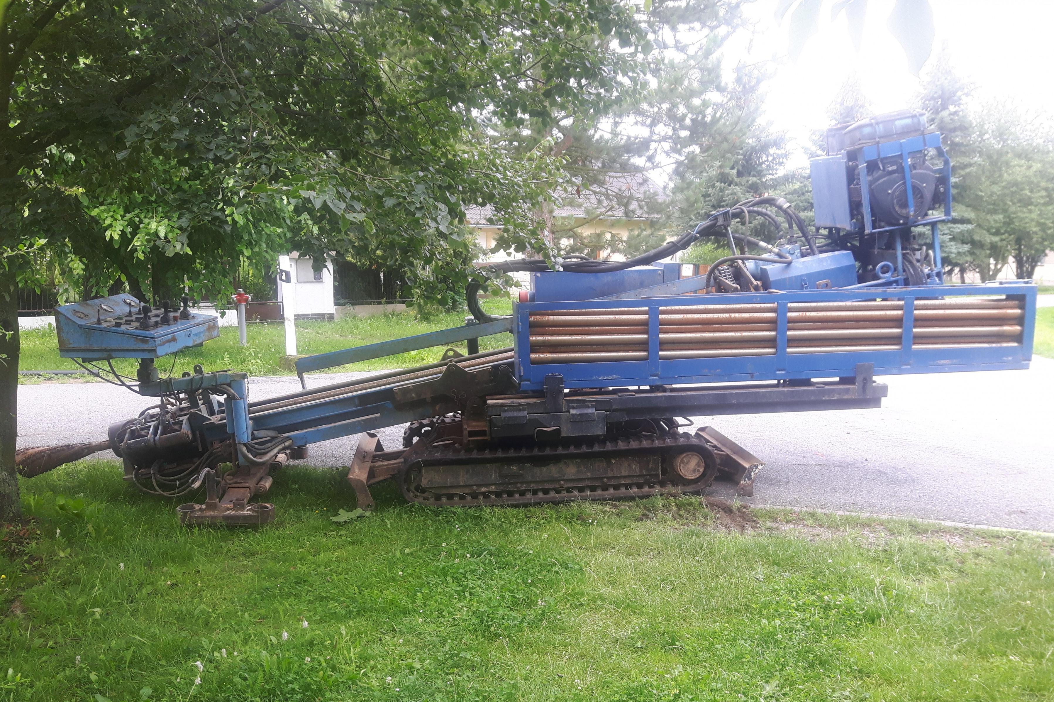 HEJDUK - PEKLO, s.r.o. - řízené i neřízené zemní protlaky