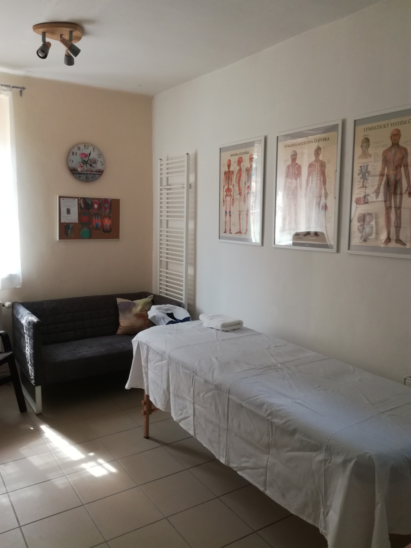 Léčba dotykem - masáže Petra - kineziotaping foto 2