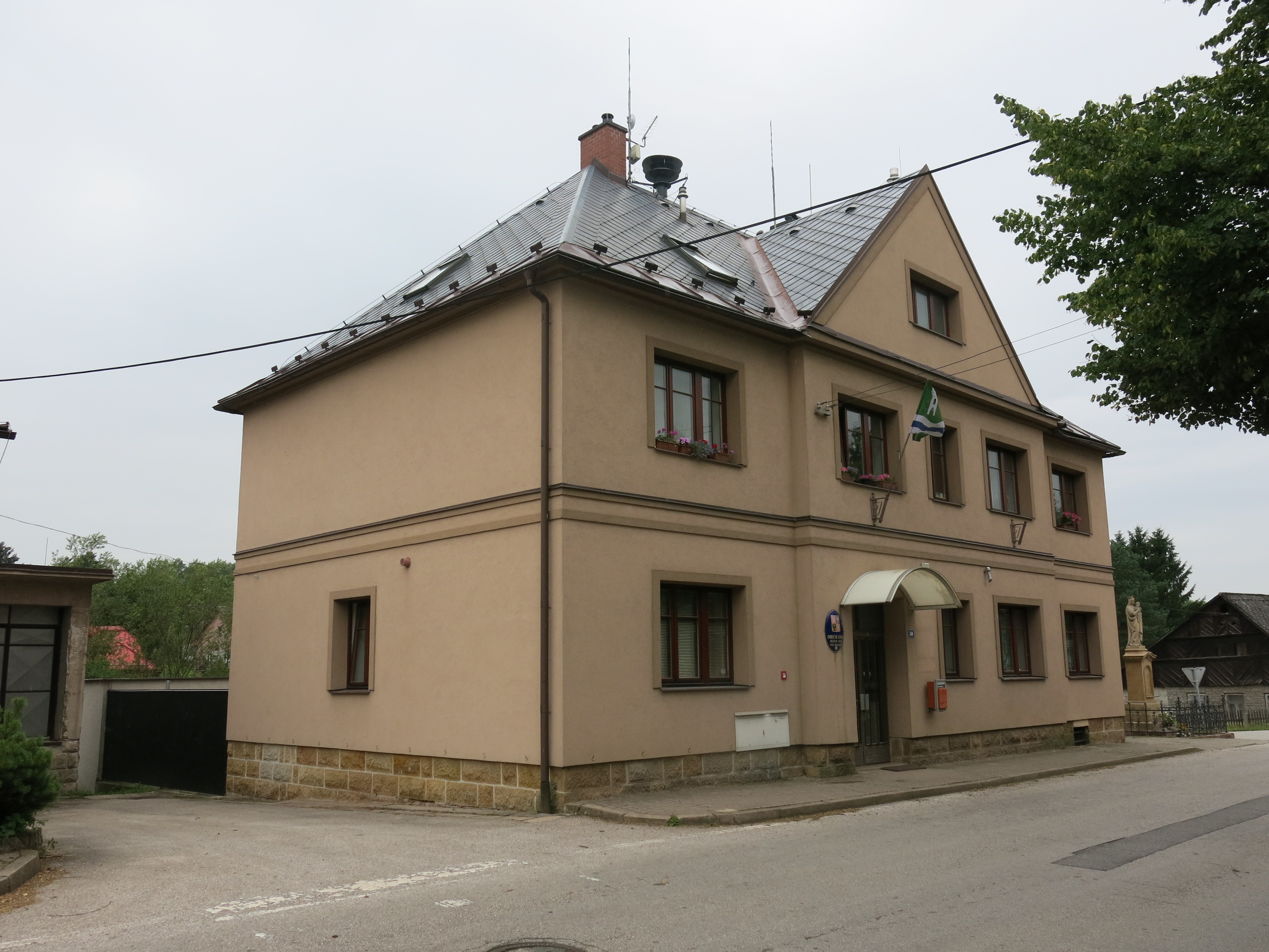 Nová Ves nad Popelkou - obecní úřad foto 1