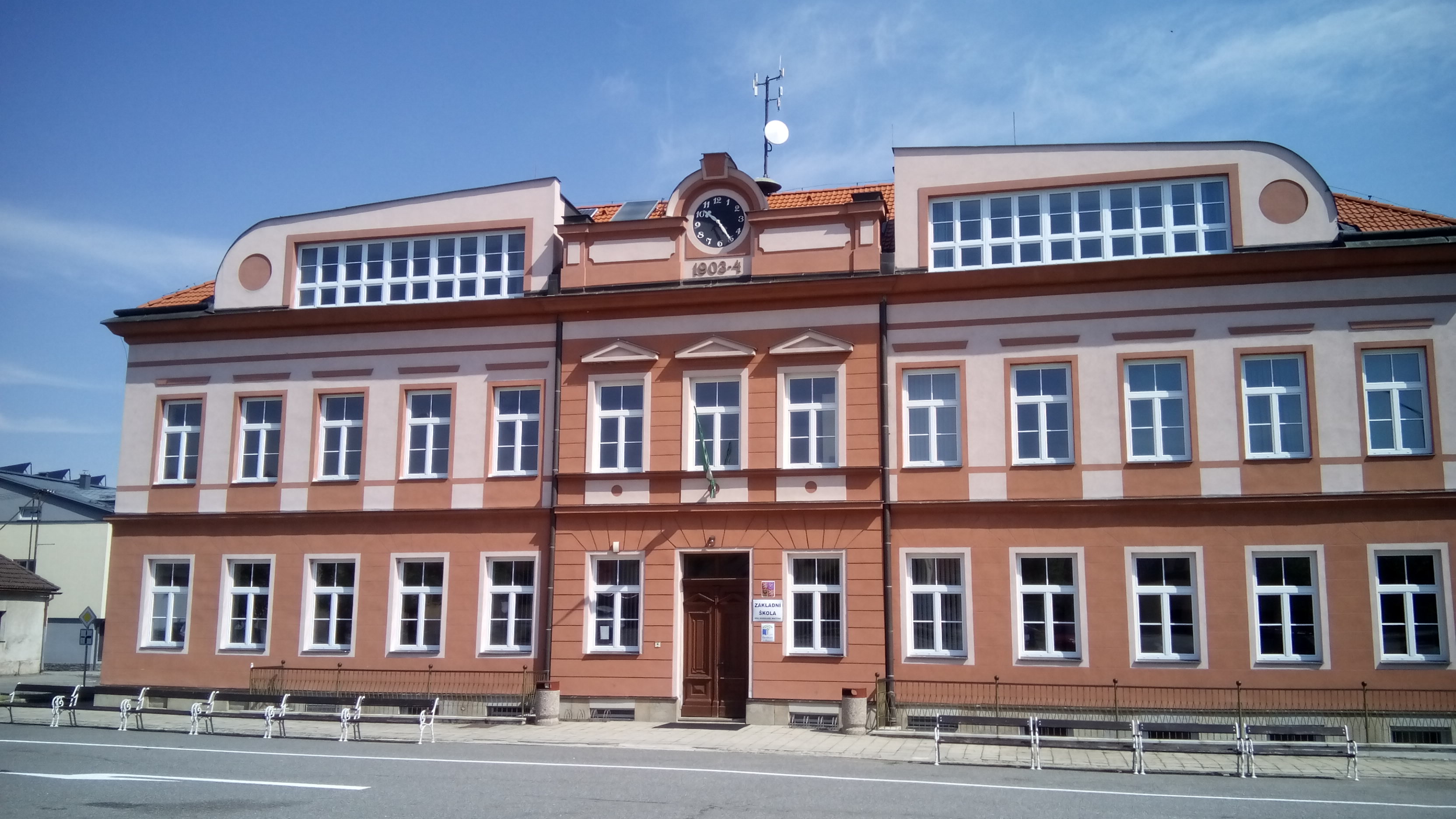 Základní škola Sira Nicholase Wintona Kunžak foto 2