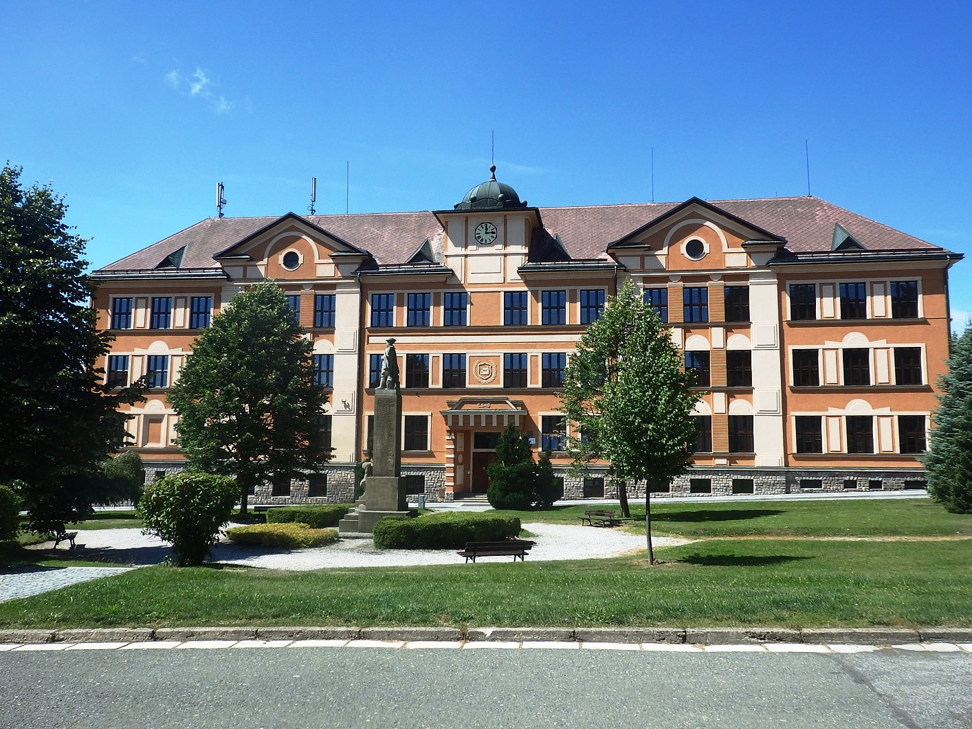 ZŠ V. Hejny, Červený Kostelec foto 2