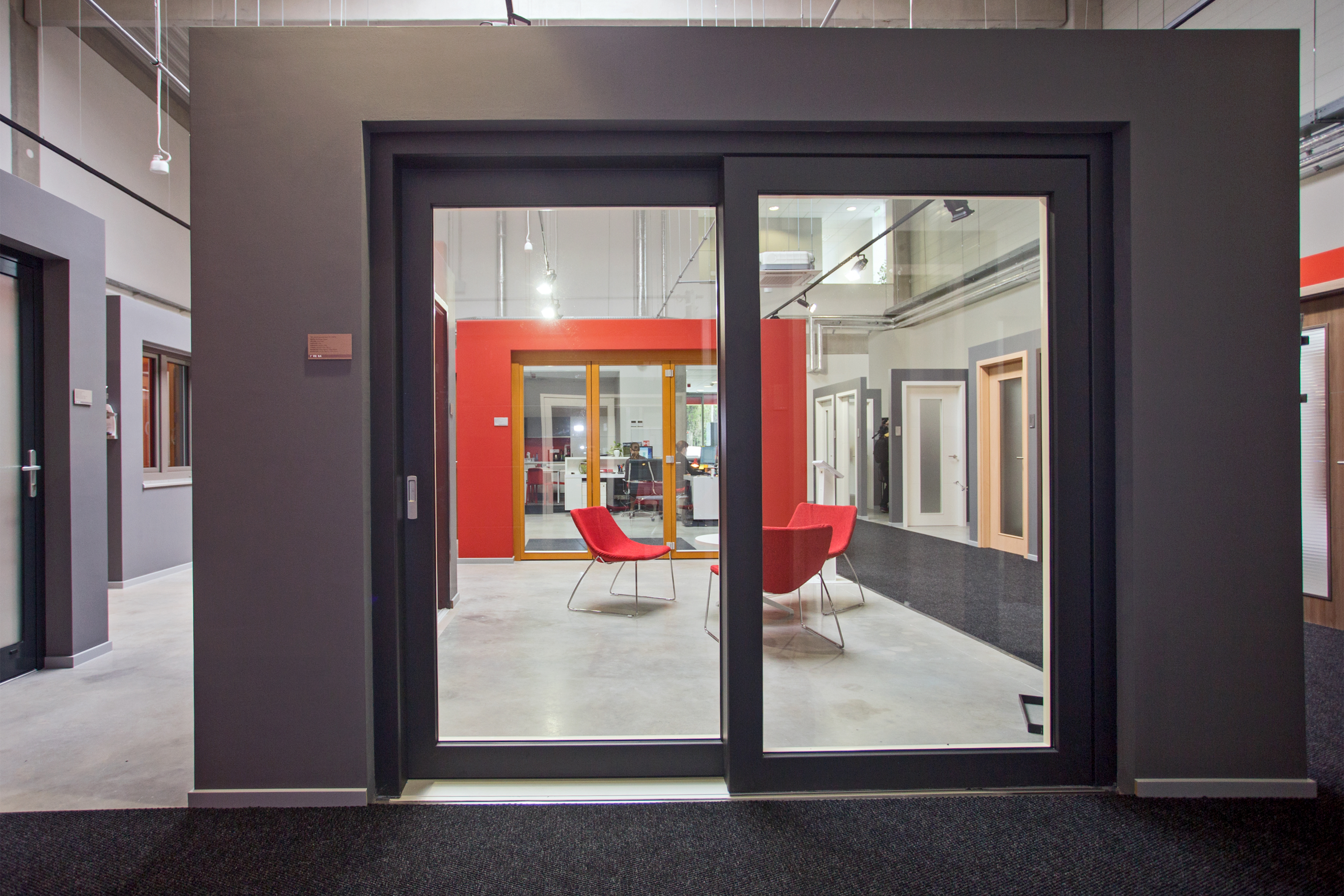 VEKRA - okna a dveře foto 2