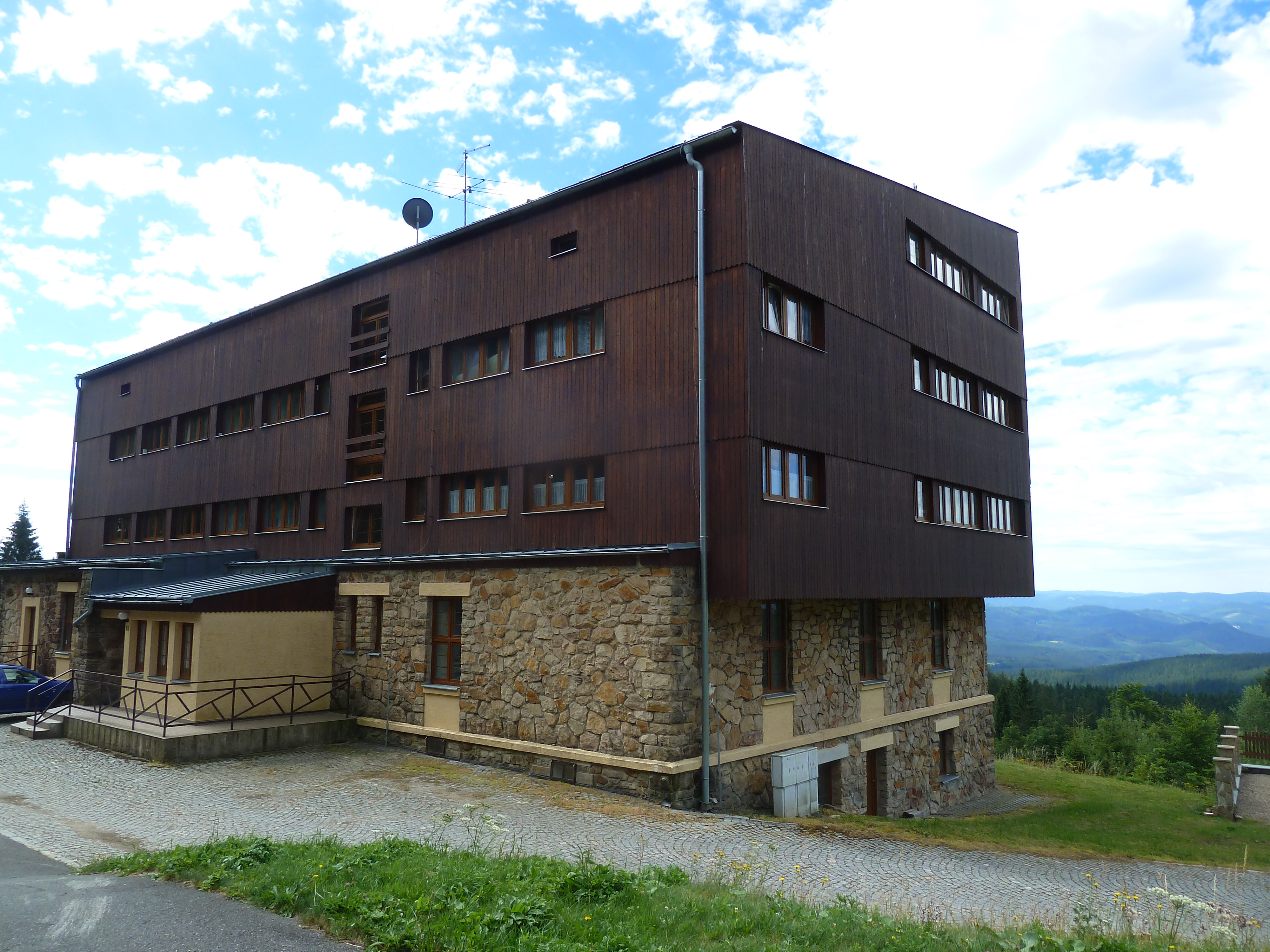 Apartmánový dům Bílý Kříž