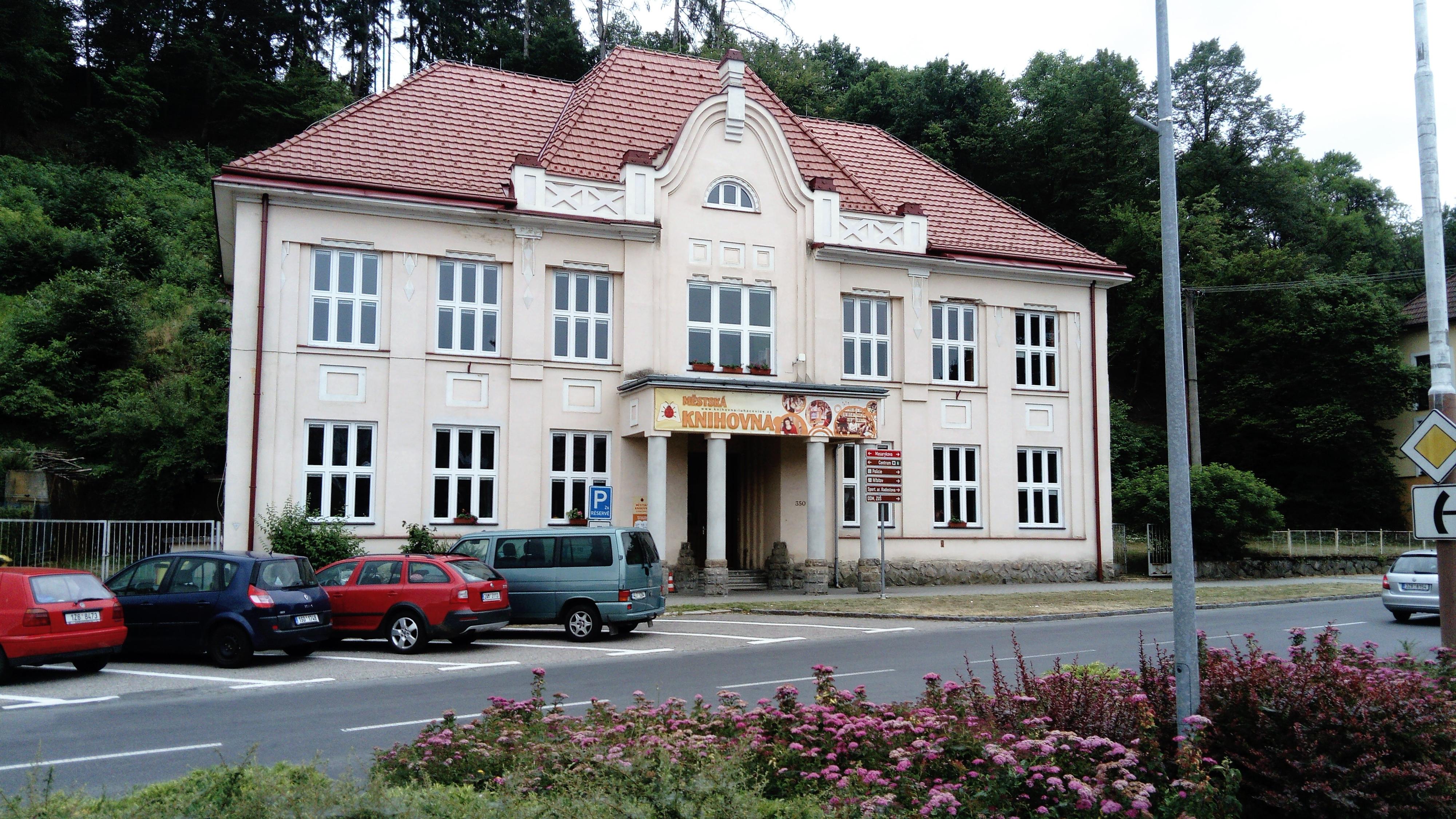Městská knihovna Luhačovice foto 2
