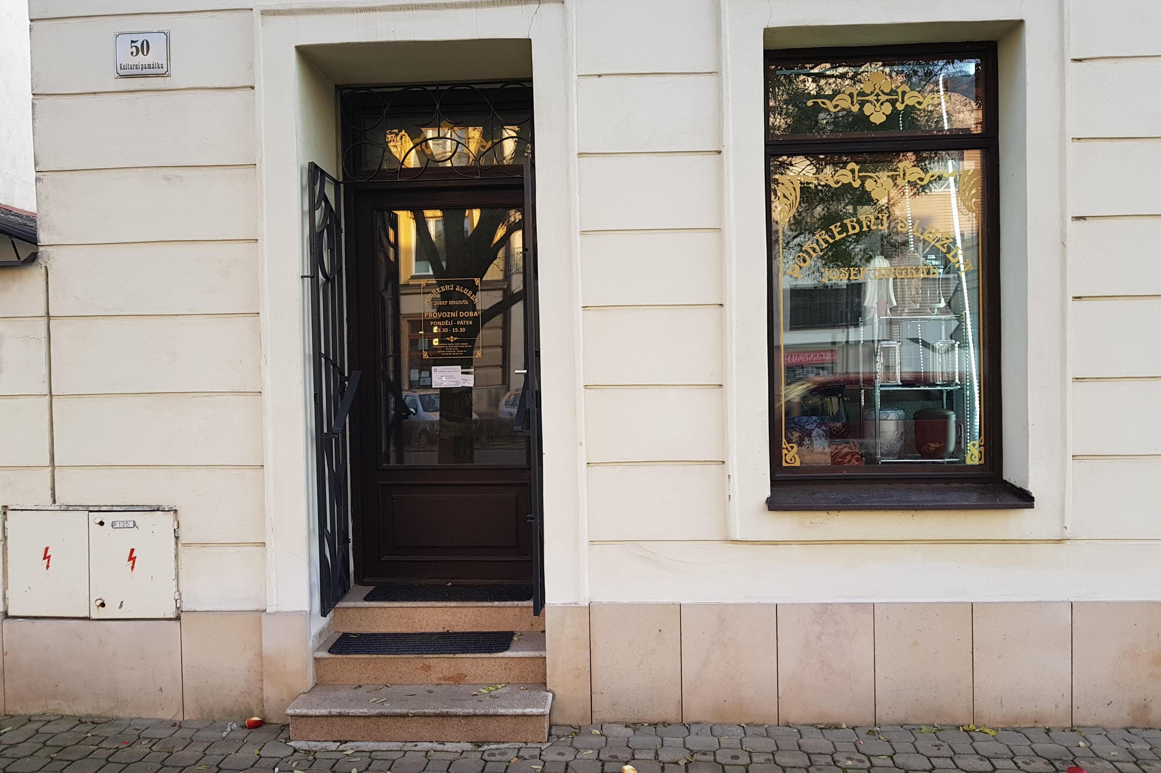 Pohřební ústav Ungrád