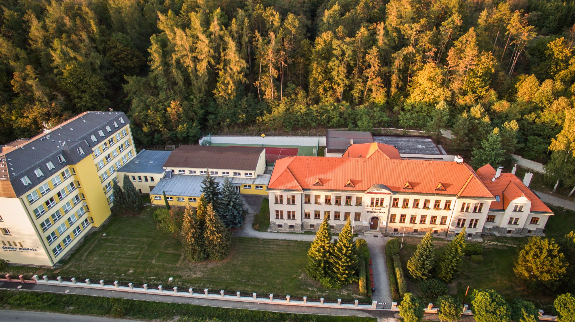 Domov mládeže SRŠ, VOŠVE foto 2