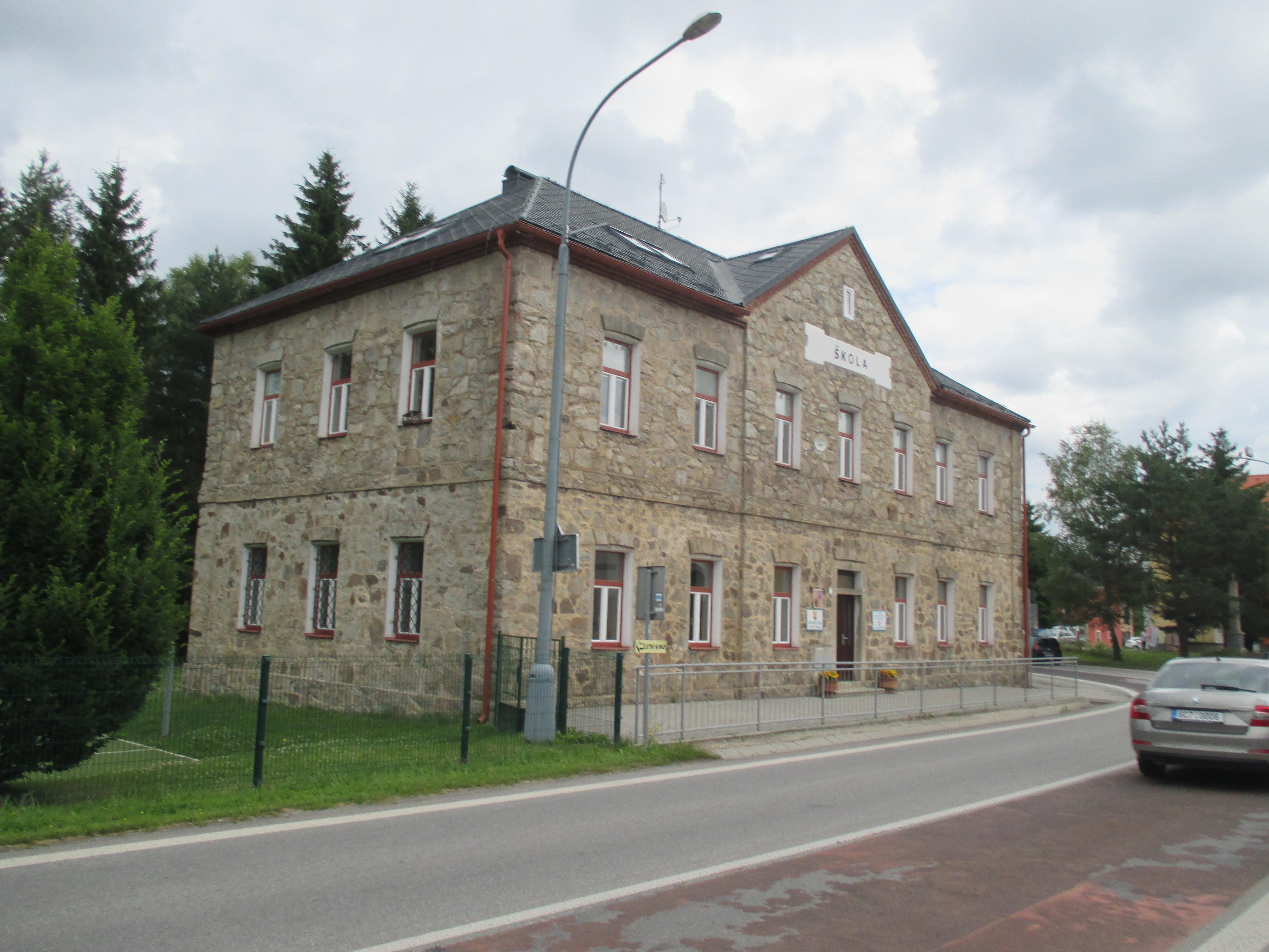 ZŠ a MŠ Černá v Pošumaví foto 3