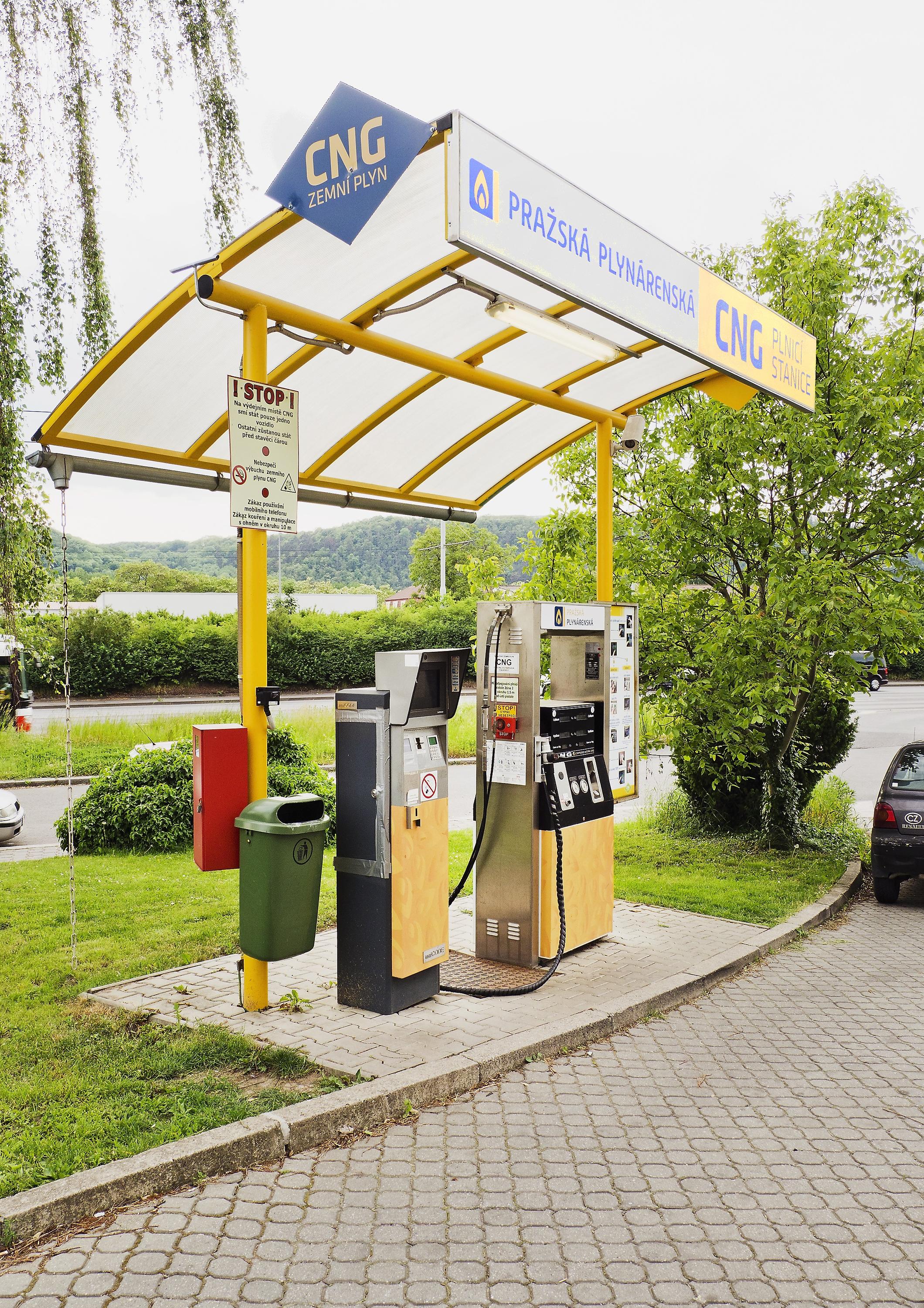 Pražská plynárenská - plnicí stanice CNG foto 2