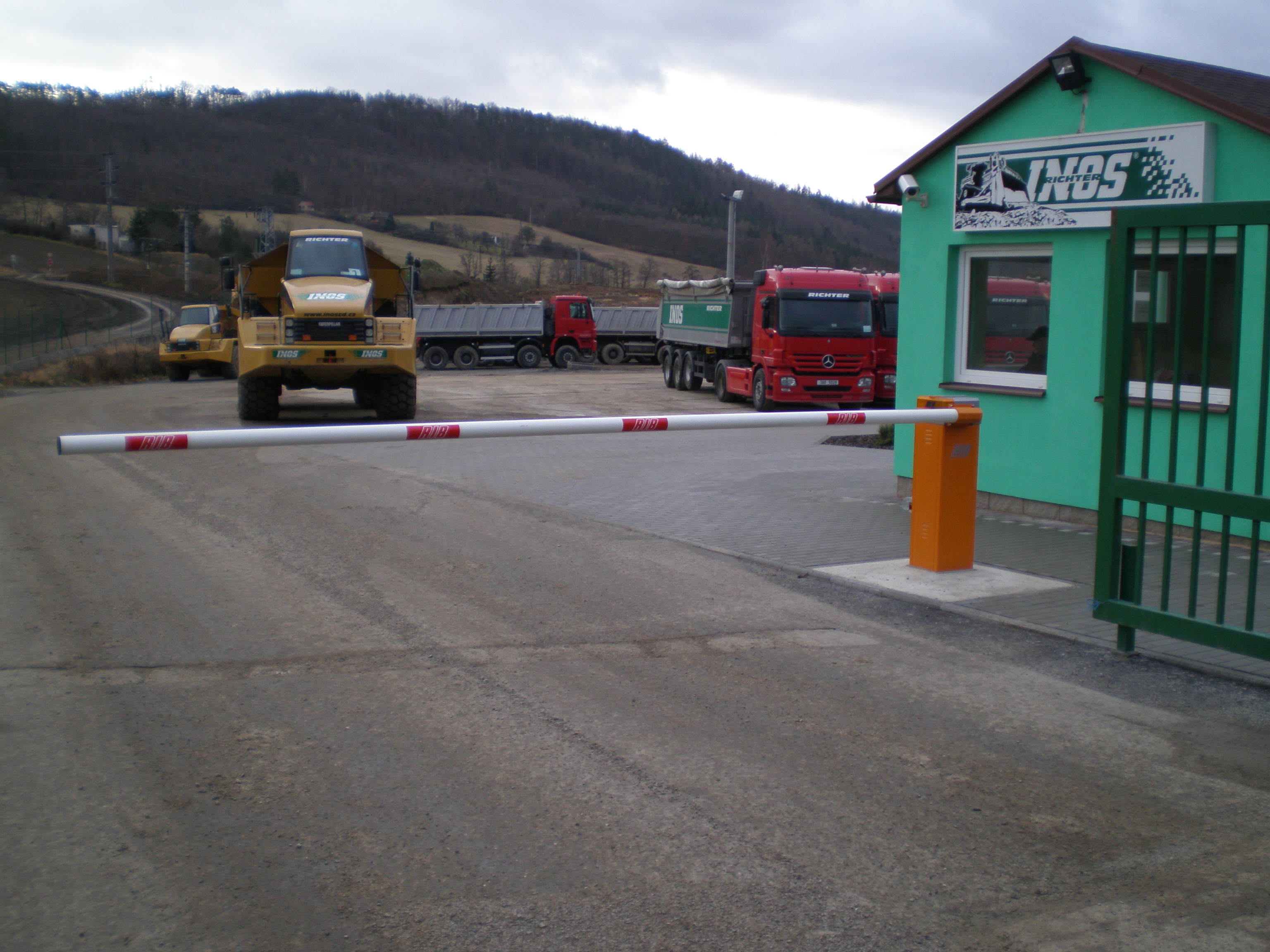 ALUPRA s.r.o. - rolety, vrata, mříže foto 4