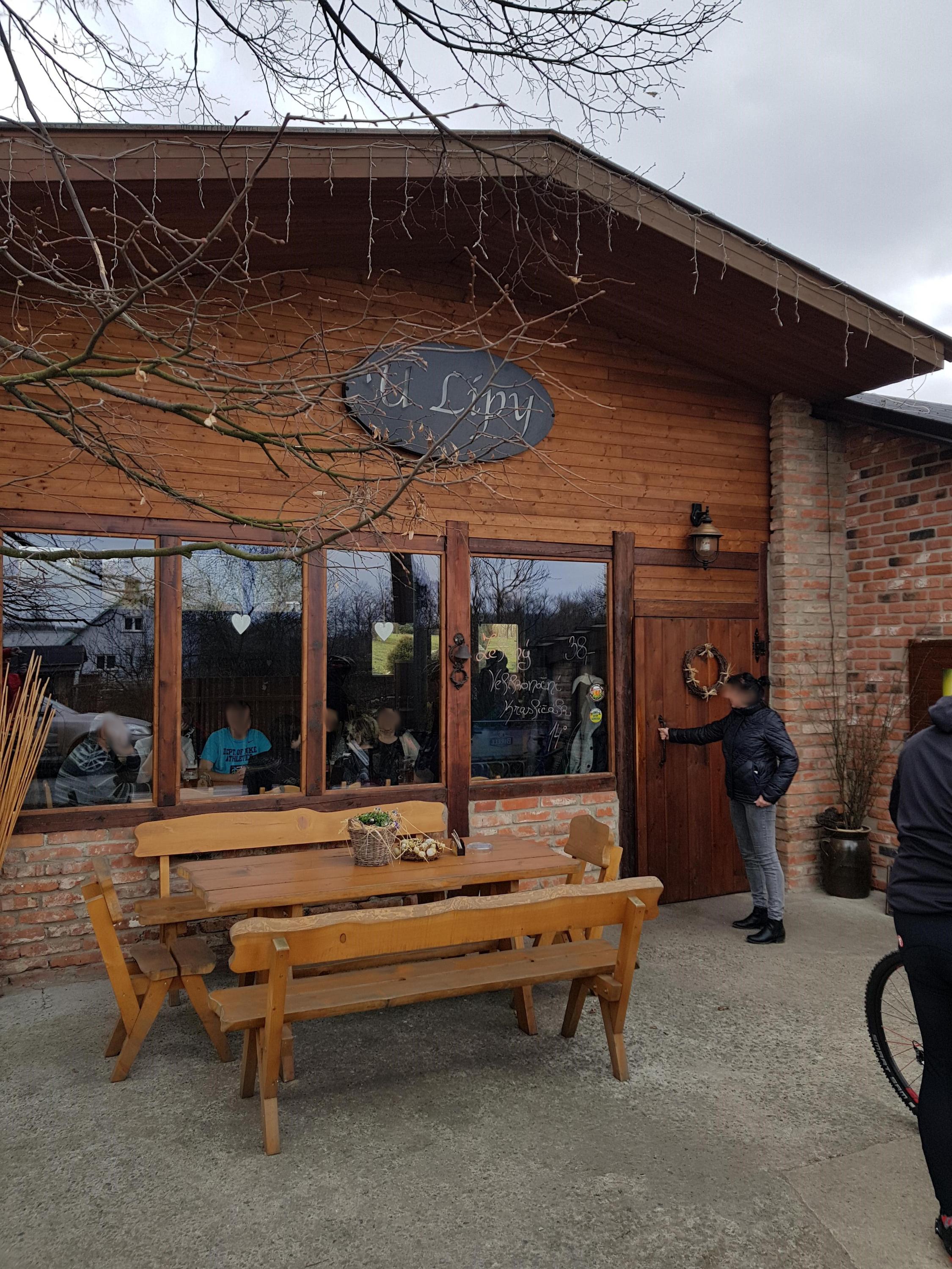 Zahradní restaurace Pod Lípou foto 4