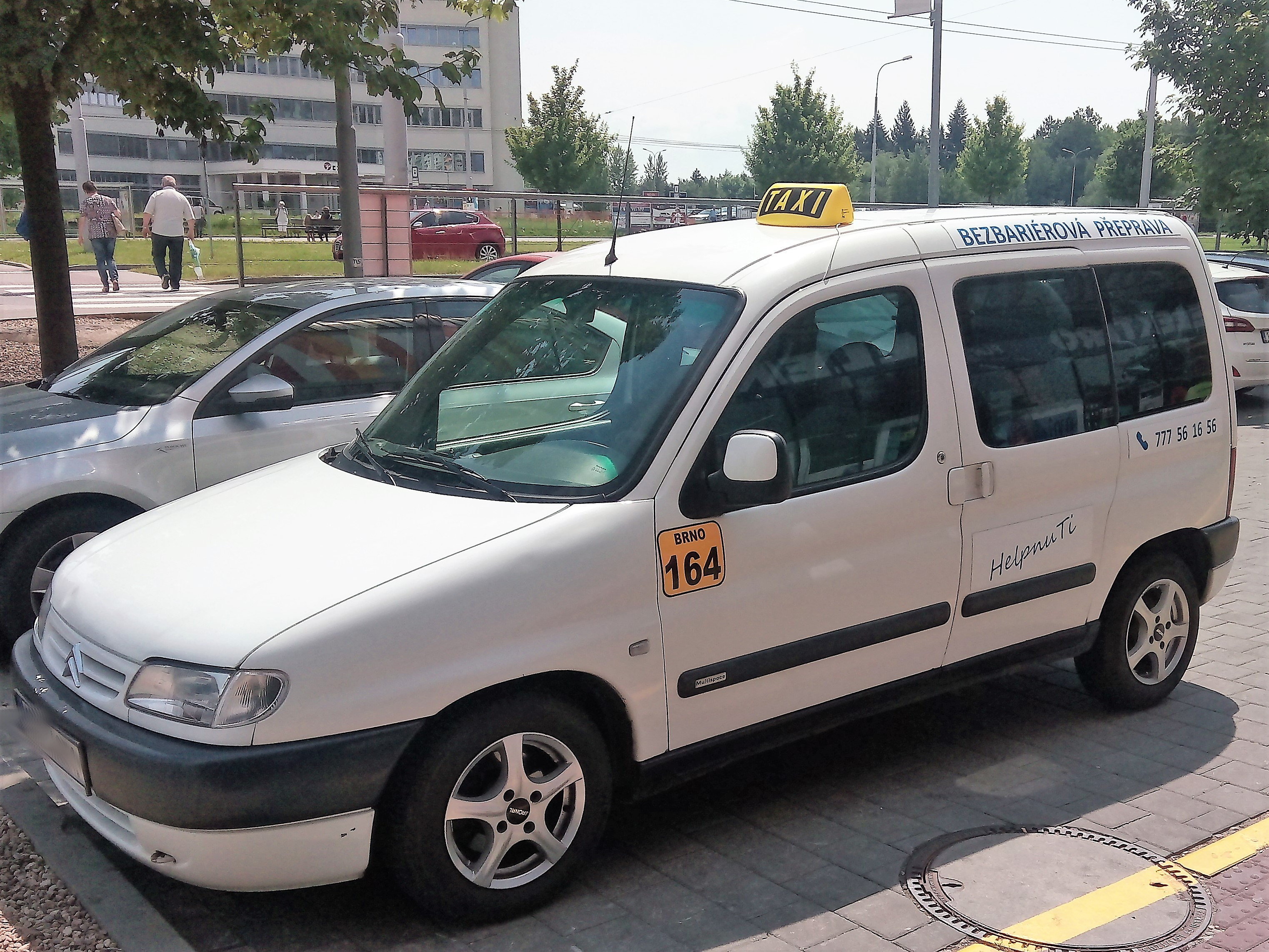 1. bezbariérové taxi v Brně-HelpnuTi foto 4