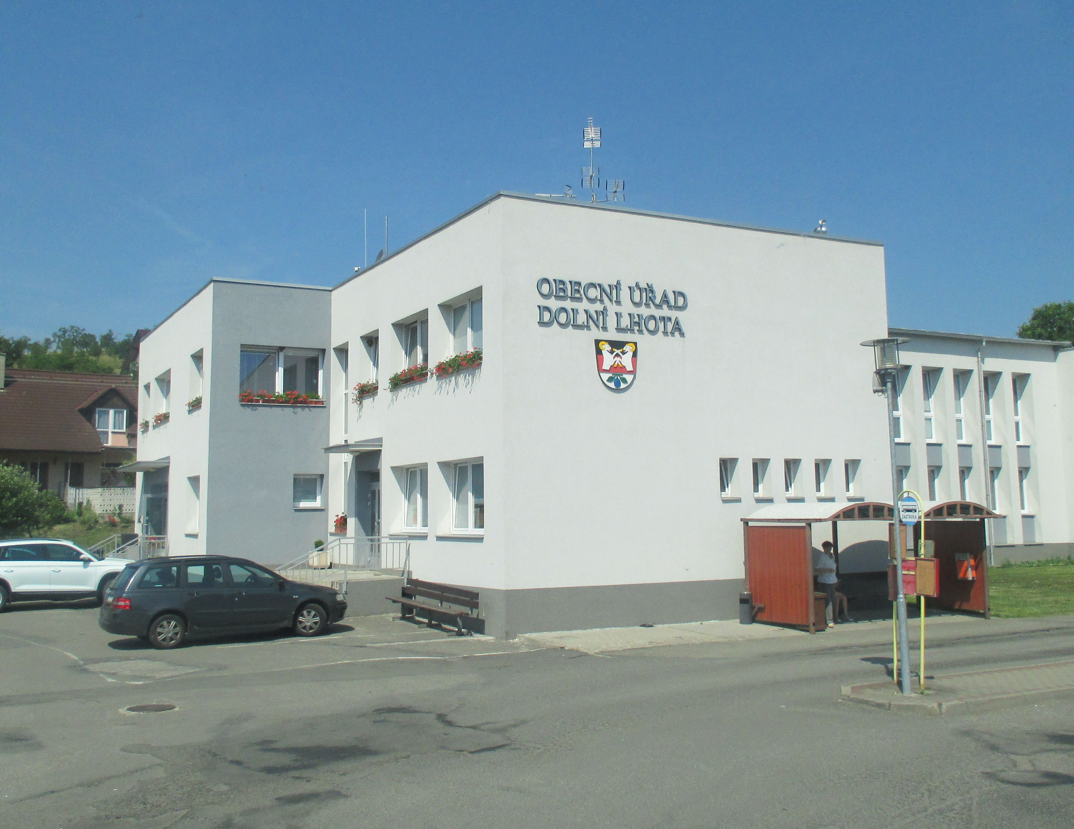 Dolní Lhota - obecní úřad foto 2