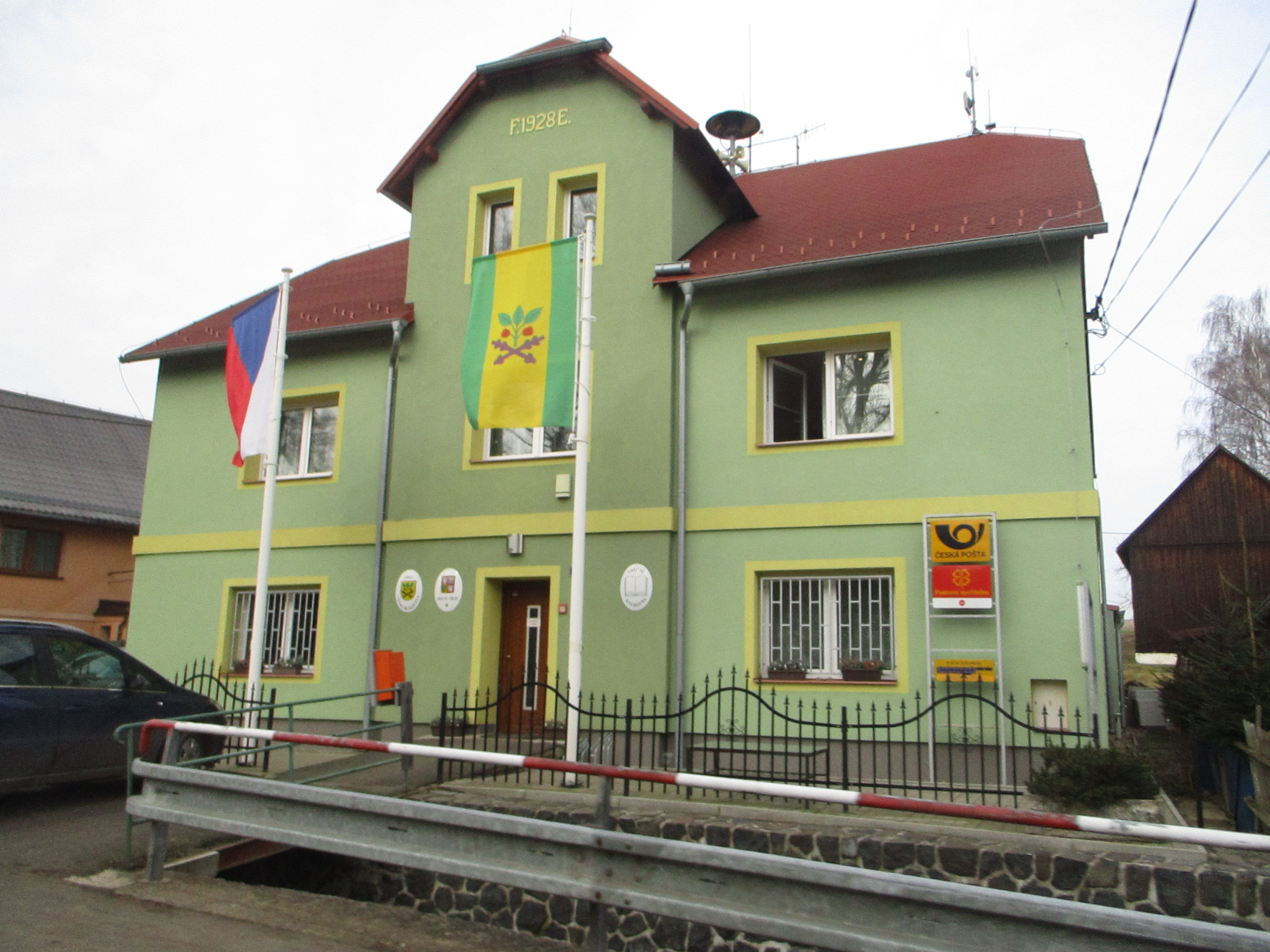 Velká Bukovina - obecní úřad foto 2