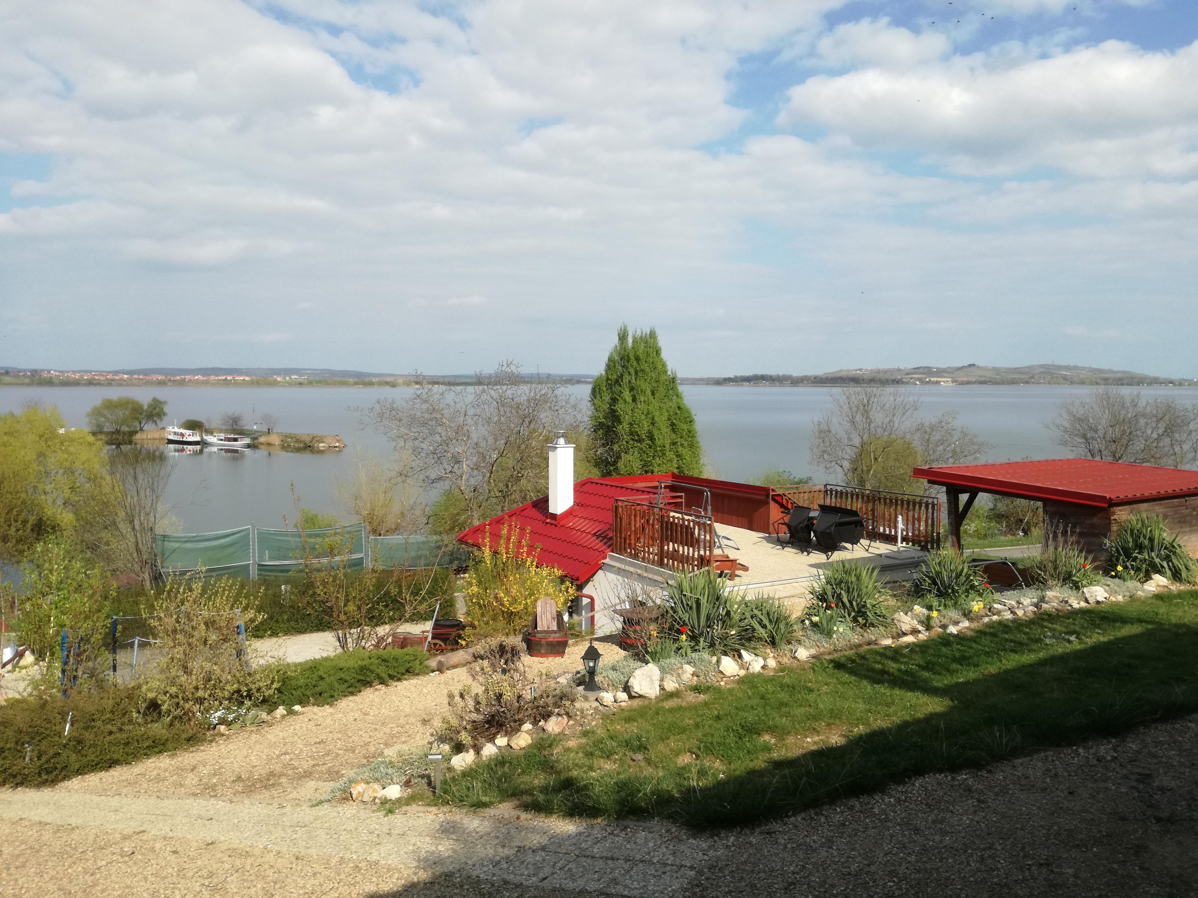 Vinný sklep a apartmán Nad jezerem