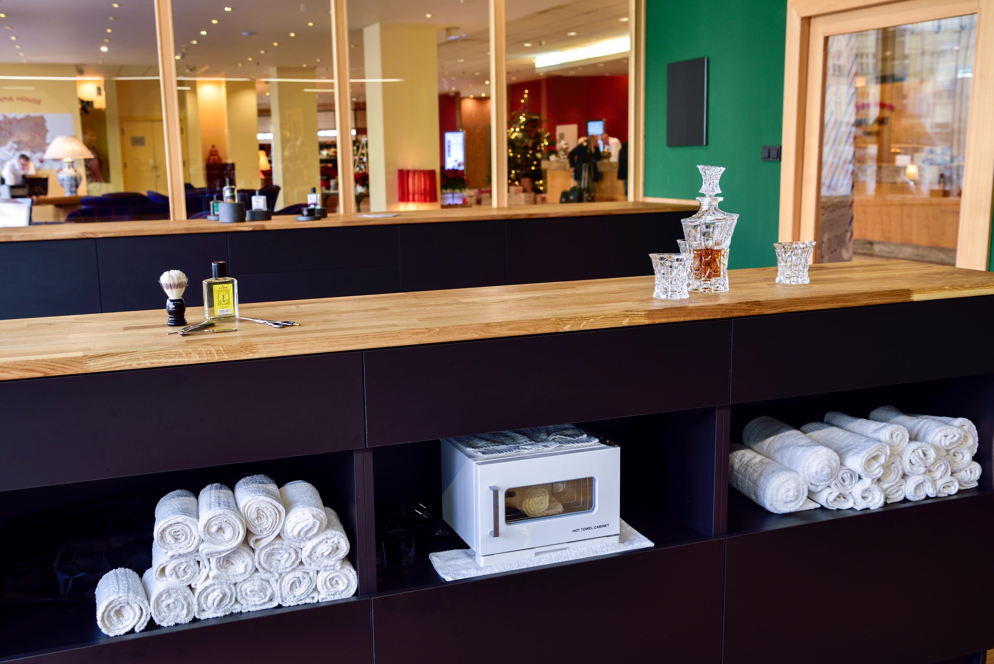 Diplomat Barbershop foto 3