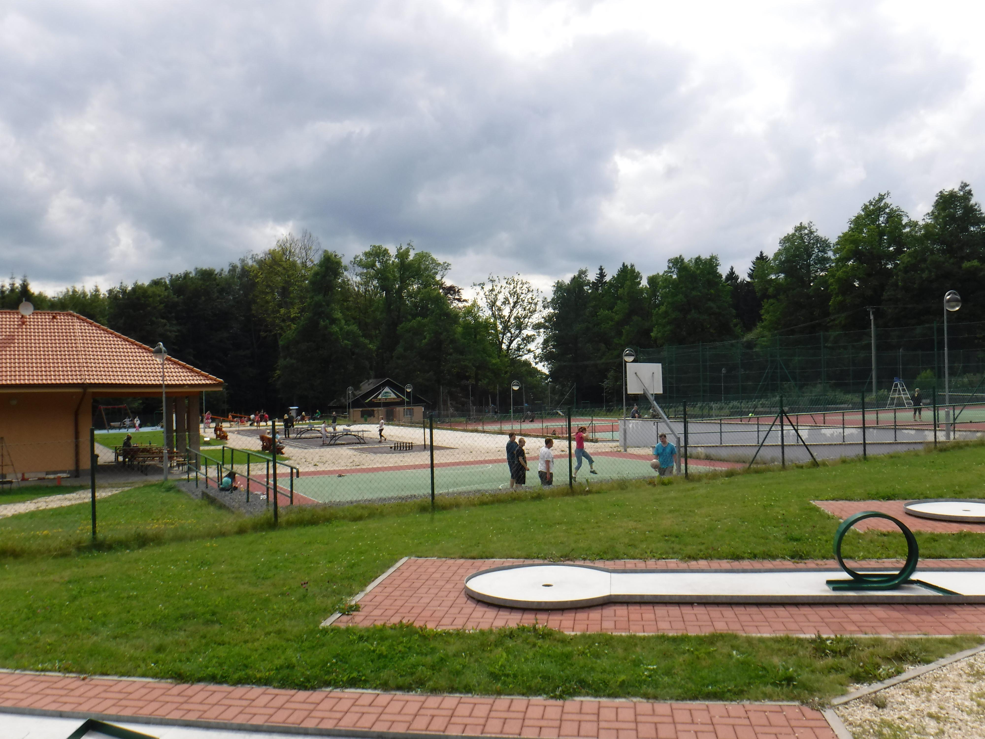Minigolf - Sportovní areál vrch Háj foto 2