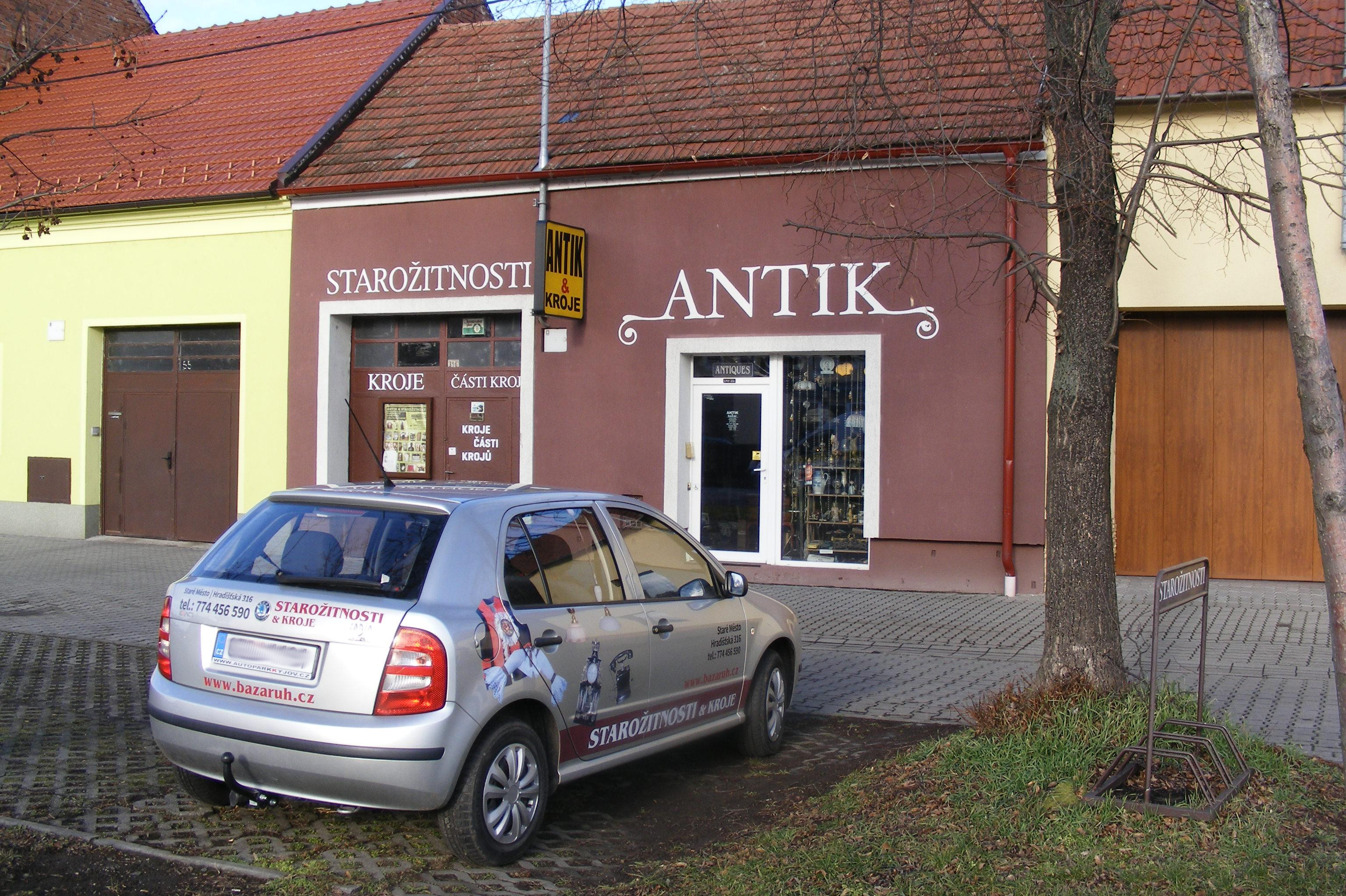 Antik & Starožitnosti, Kroje - Hynek Lučan