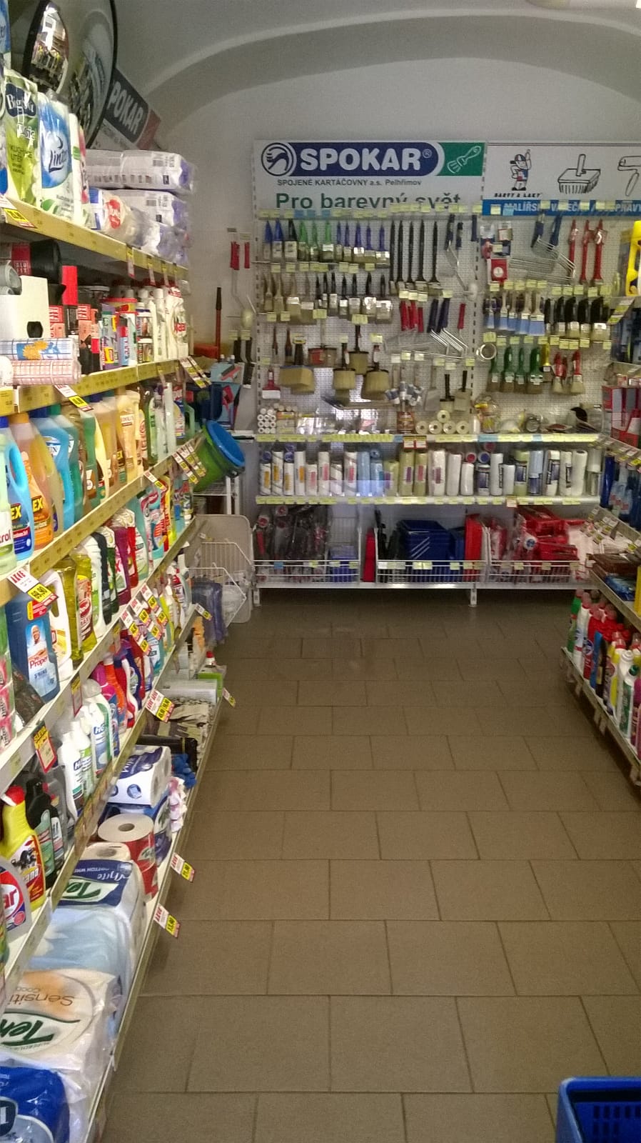 BARVY A LAKY DROGERIE foto 2