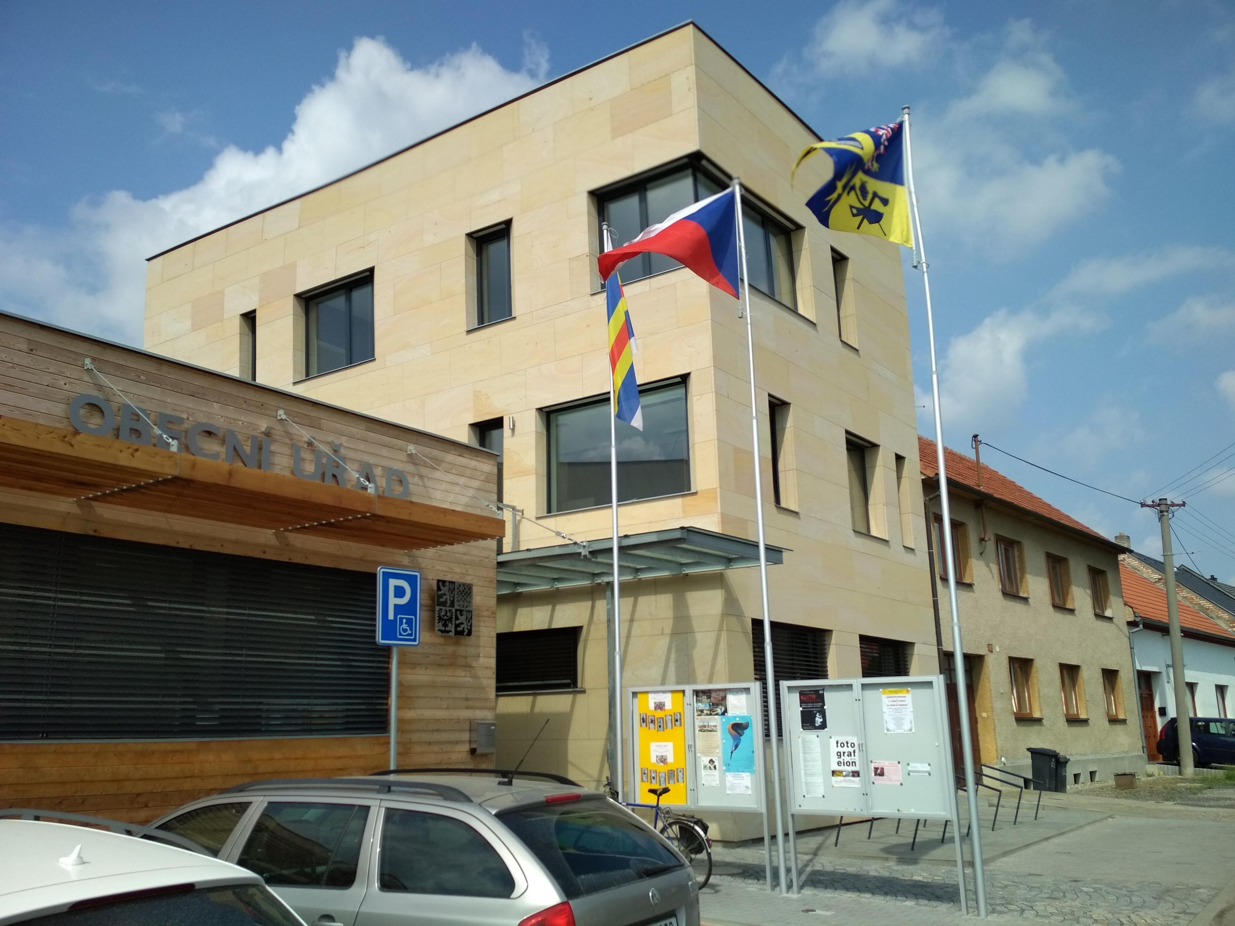 Ostrožská Nová Ves - obecní úřad foto 4