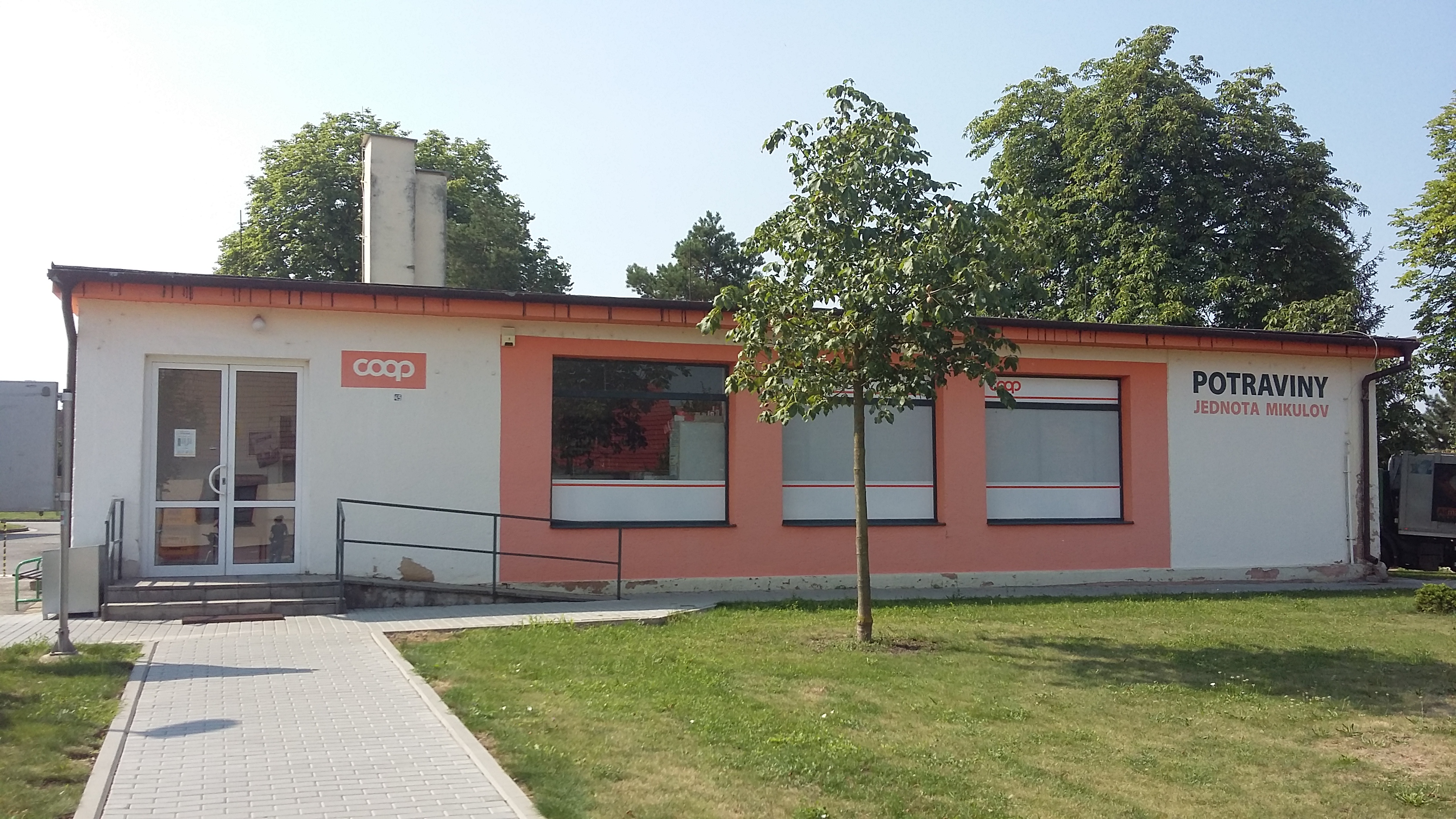 COOP - Jednota, spotřební družstvo v Mikulově foto 2