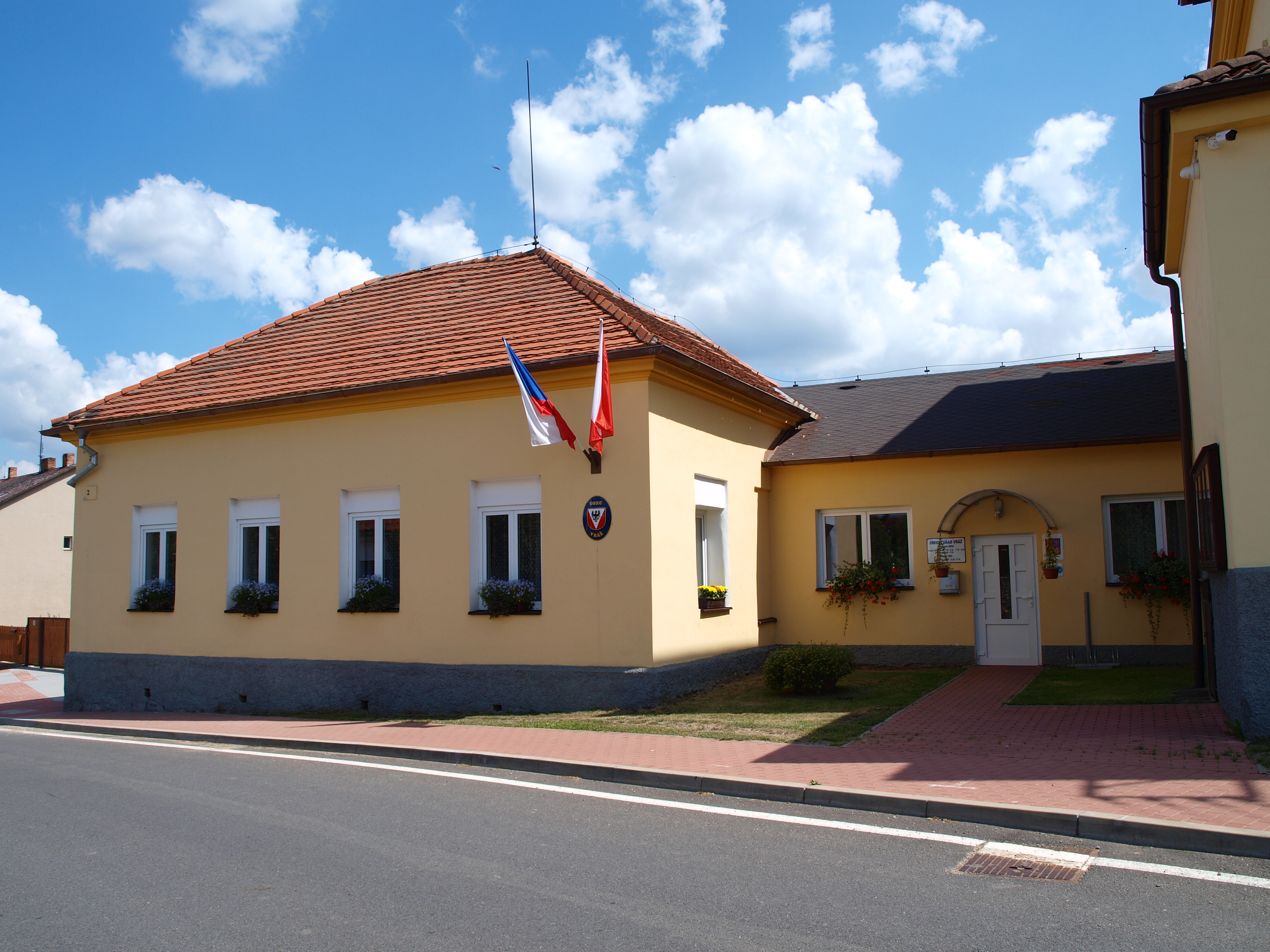 Vráž - obecní úřad foto 2