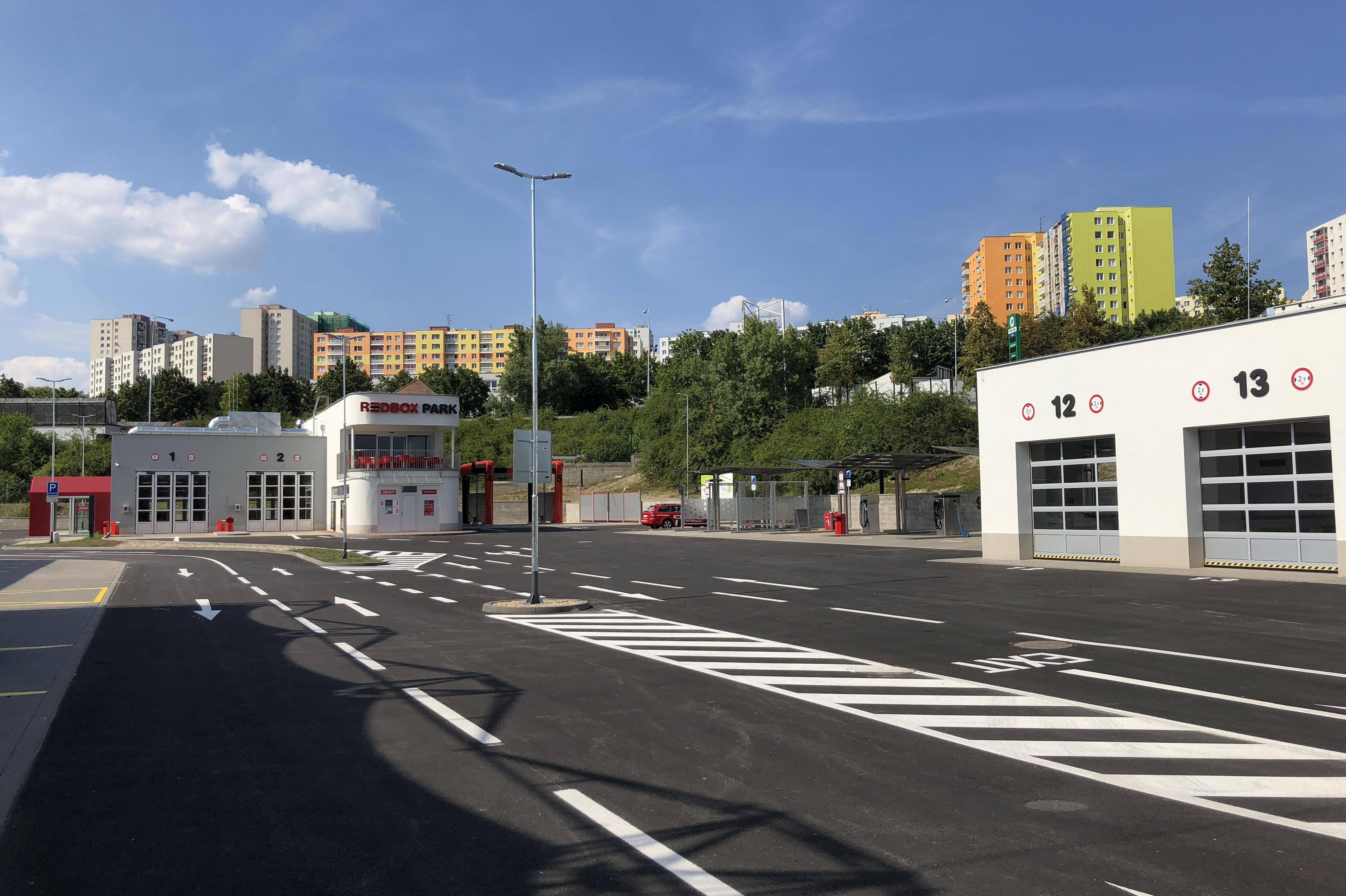 Mycí centrum a auto/pneuservis REDBOX PARK