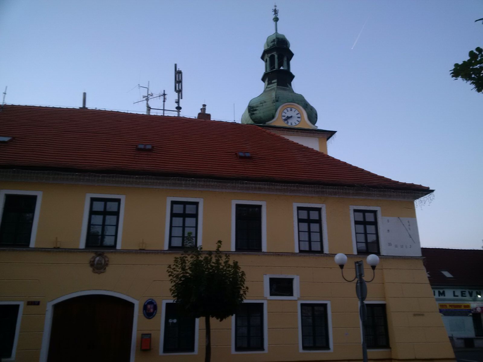 Kostelec nad Labem - městský úřad foto 2