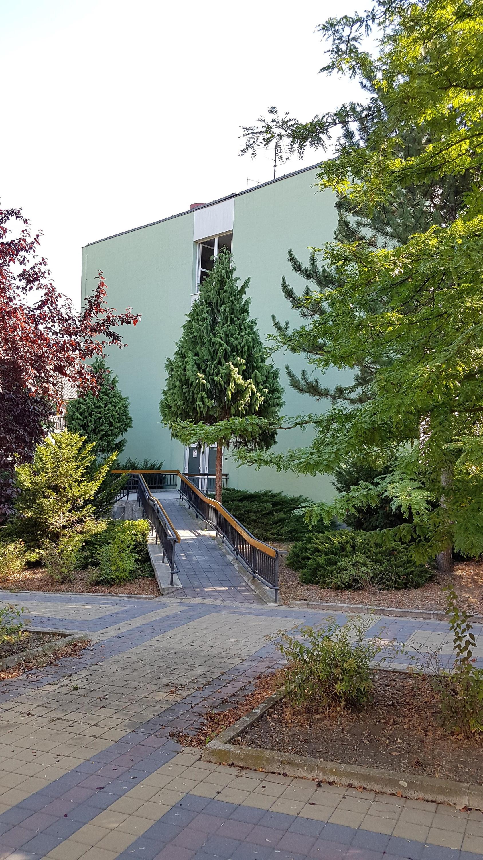 ZŠ Louny, Školní foto 2