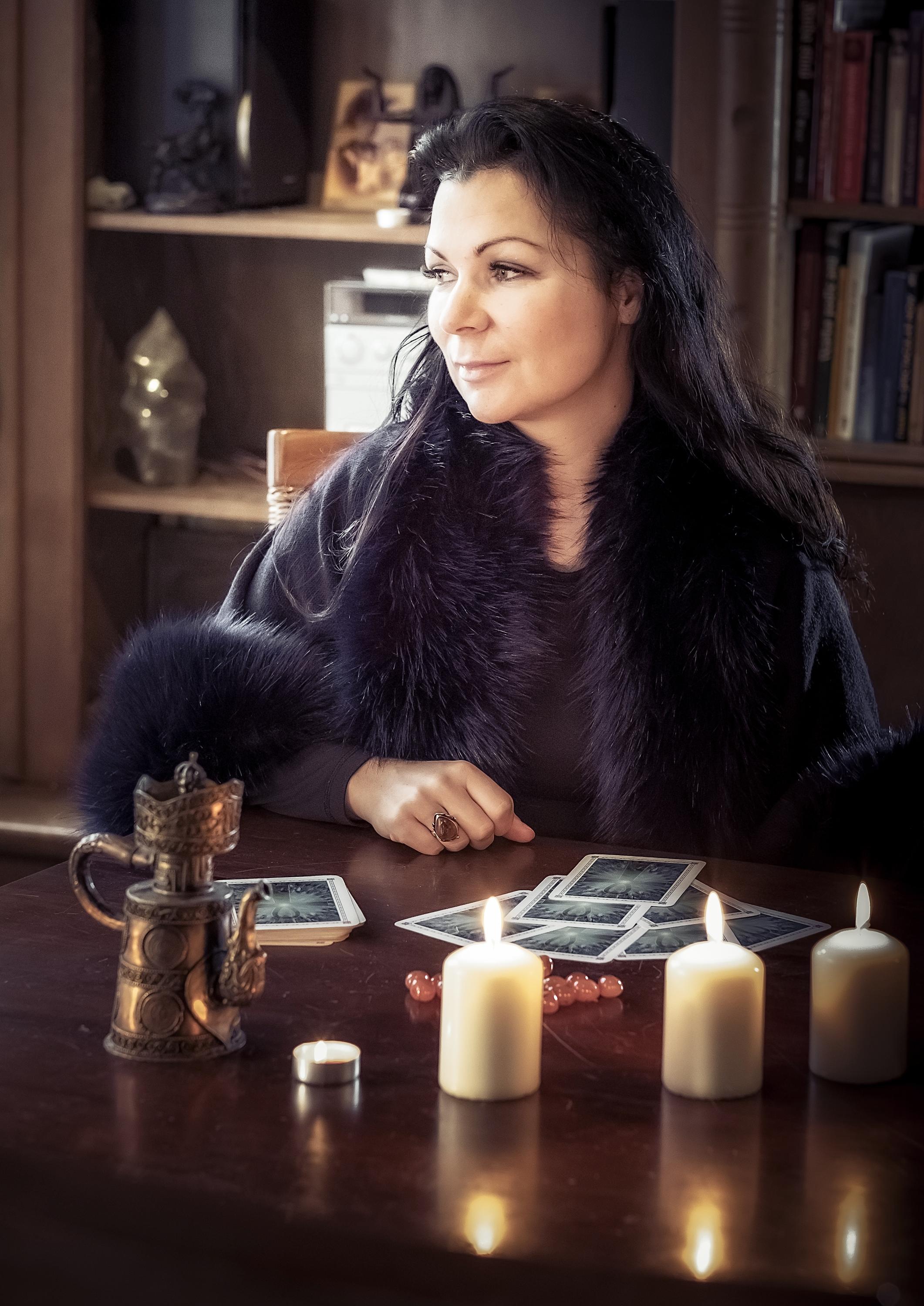 Kartářka Helen Stanku foto 4