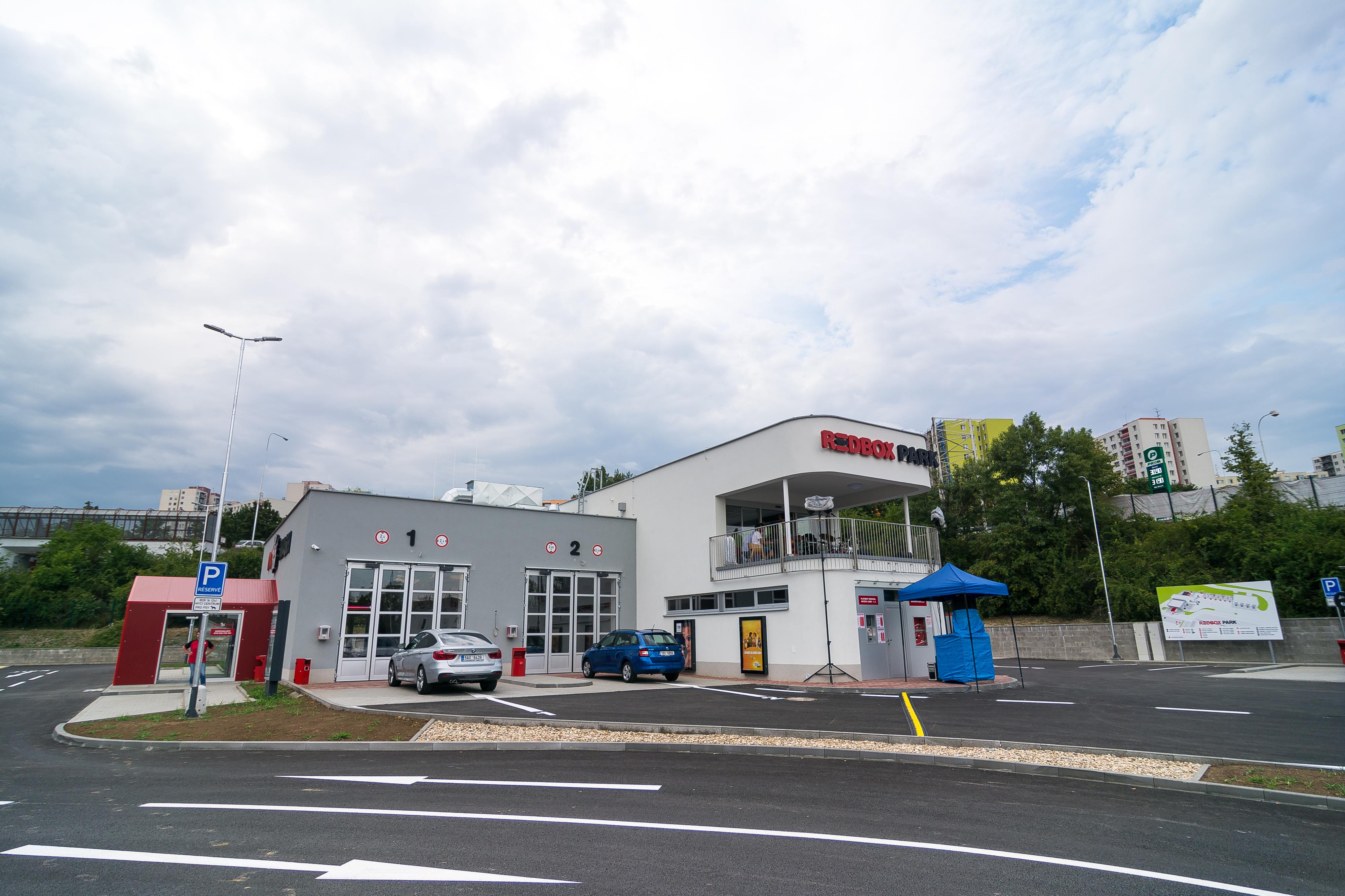 Mycí centrum a auto/pneuservis REDBOX PARK foto 3