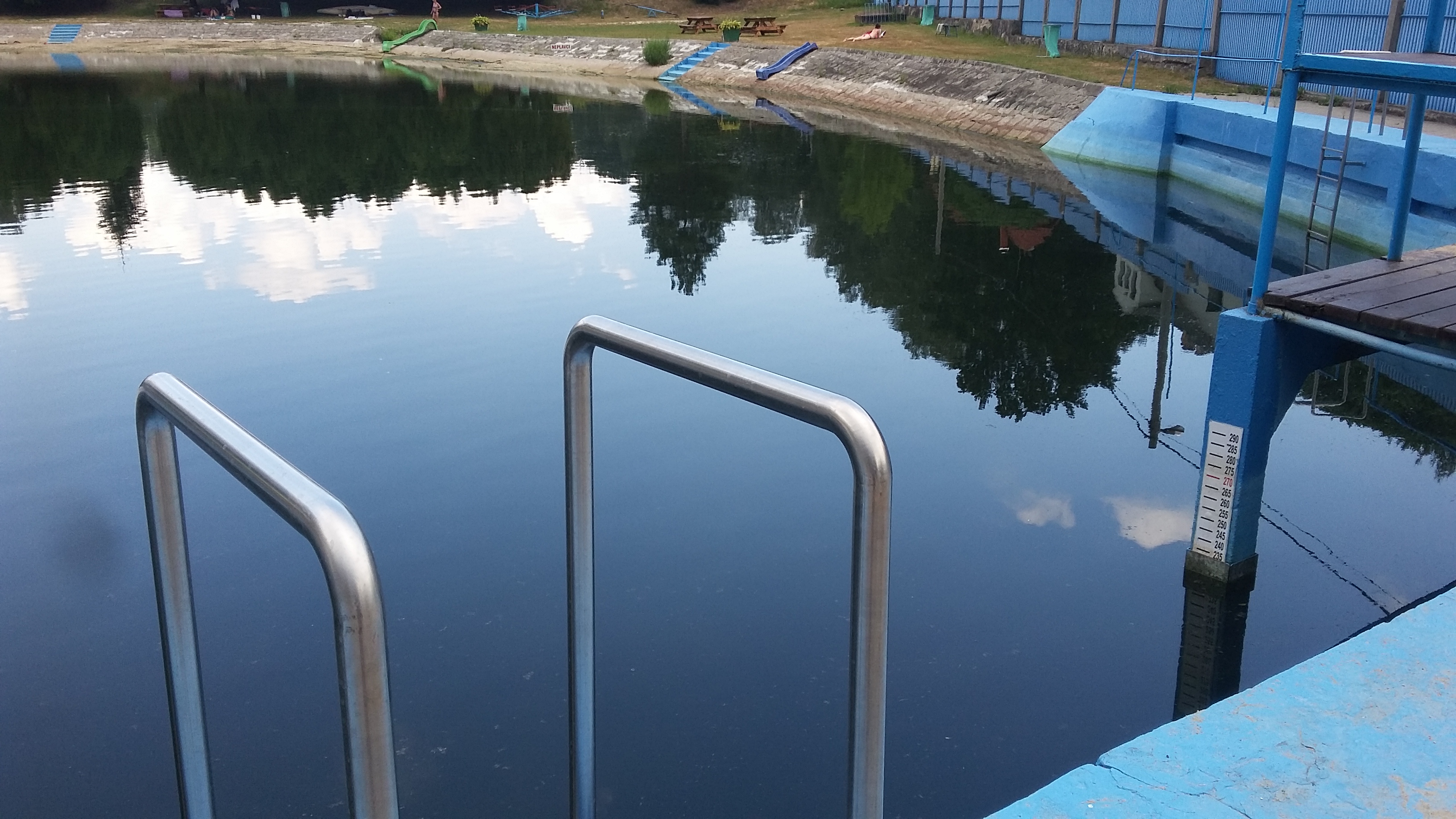 Městské přírodní koupaliště Chrastava foto 2