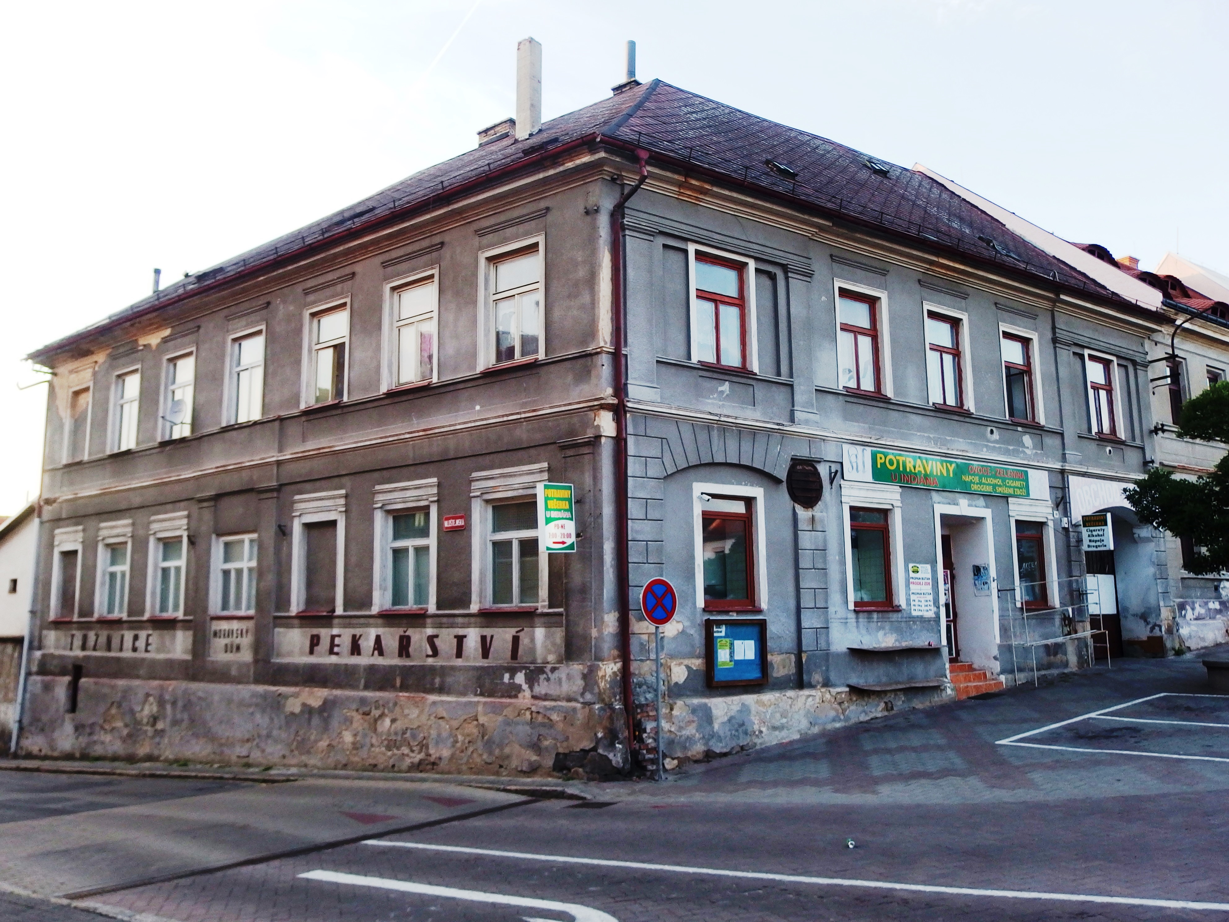 Potraviny náměstí Republiky 181